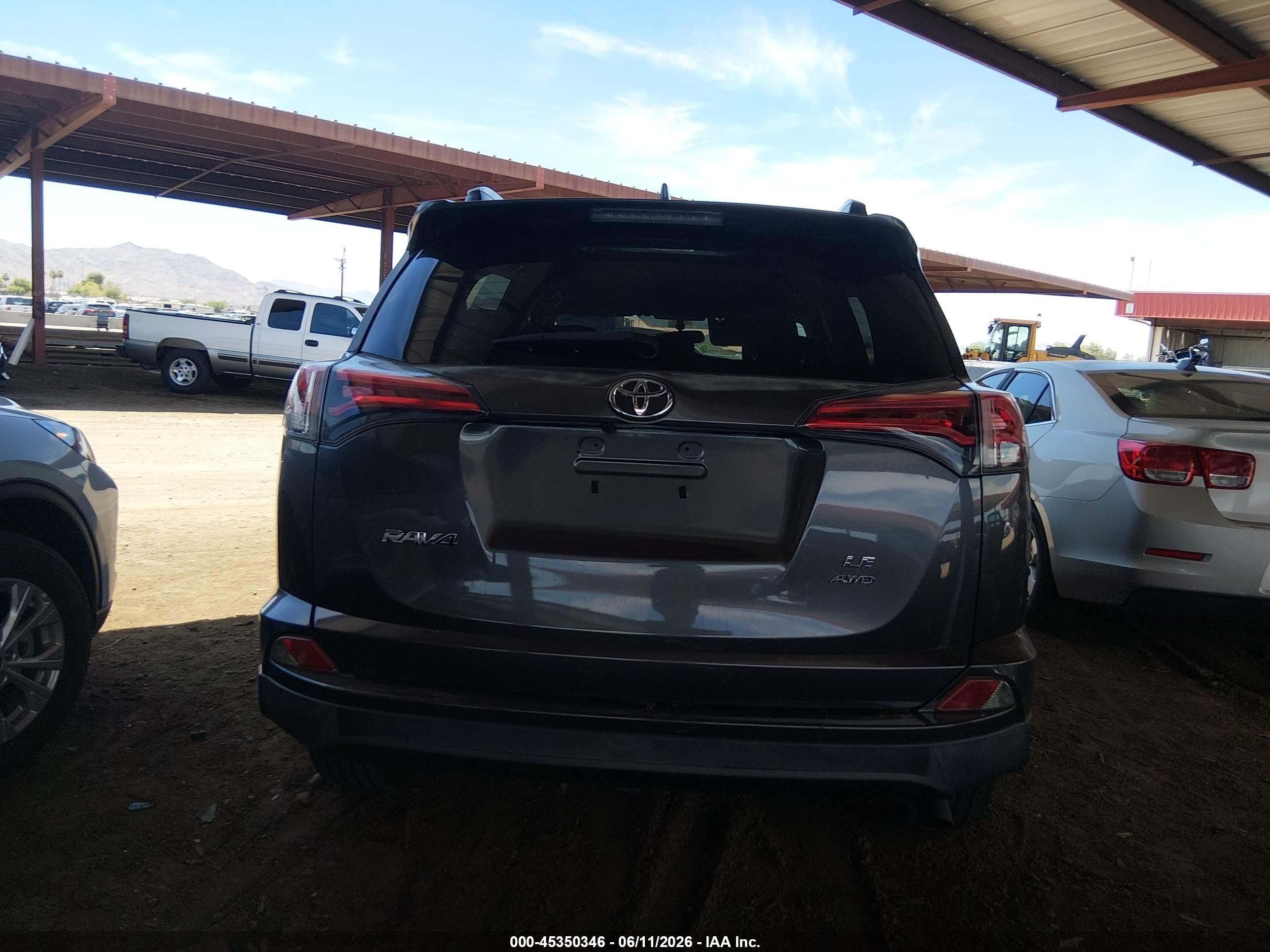 2016 Toyota Rav4 Le Gray vin: JTMBFREV5GJ088466
