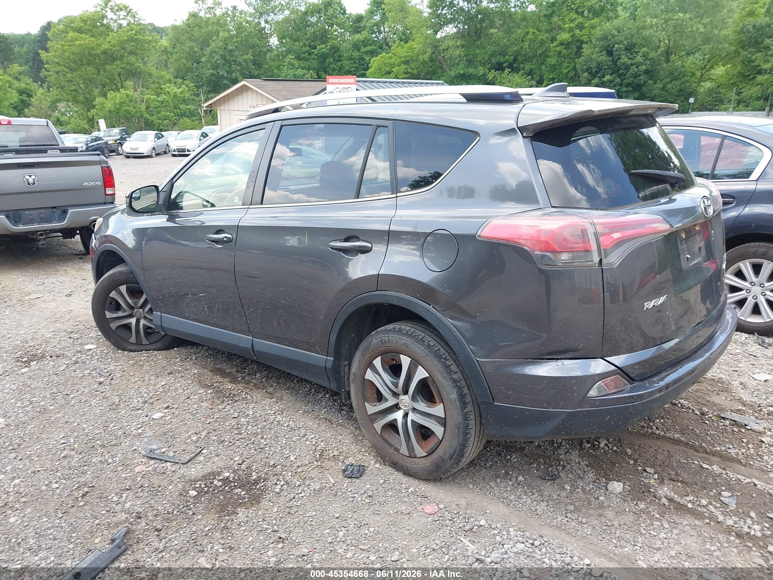 2016 Toyota Rav4 Le Серый vin: JTMBFREV5GJ092114