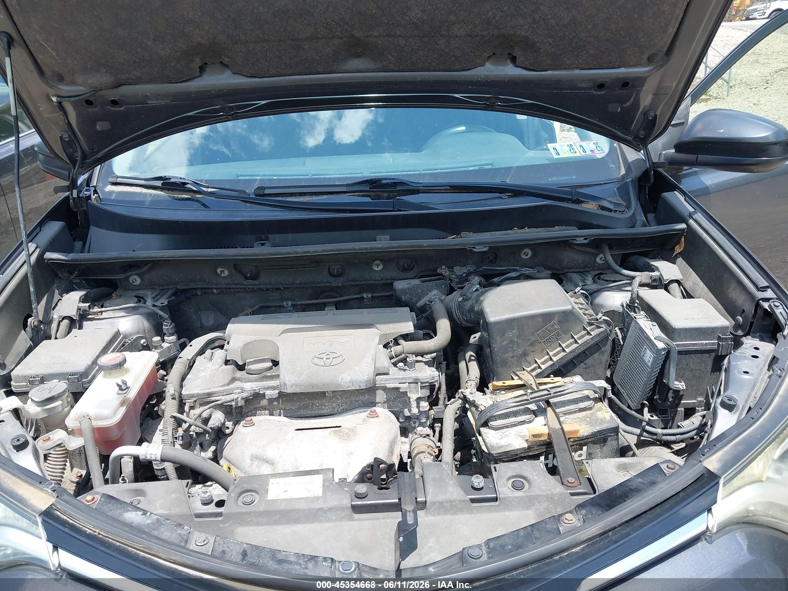 2016 Toyota Rav4 Le Серый vin: JTMBFREV5GJ092114