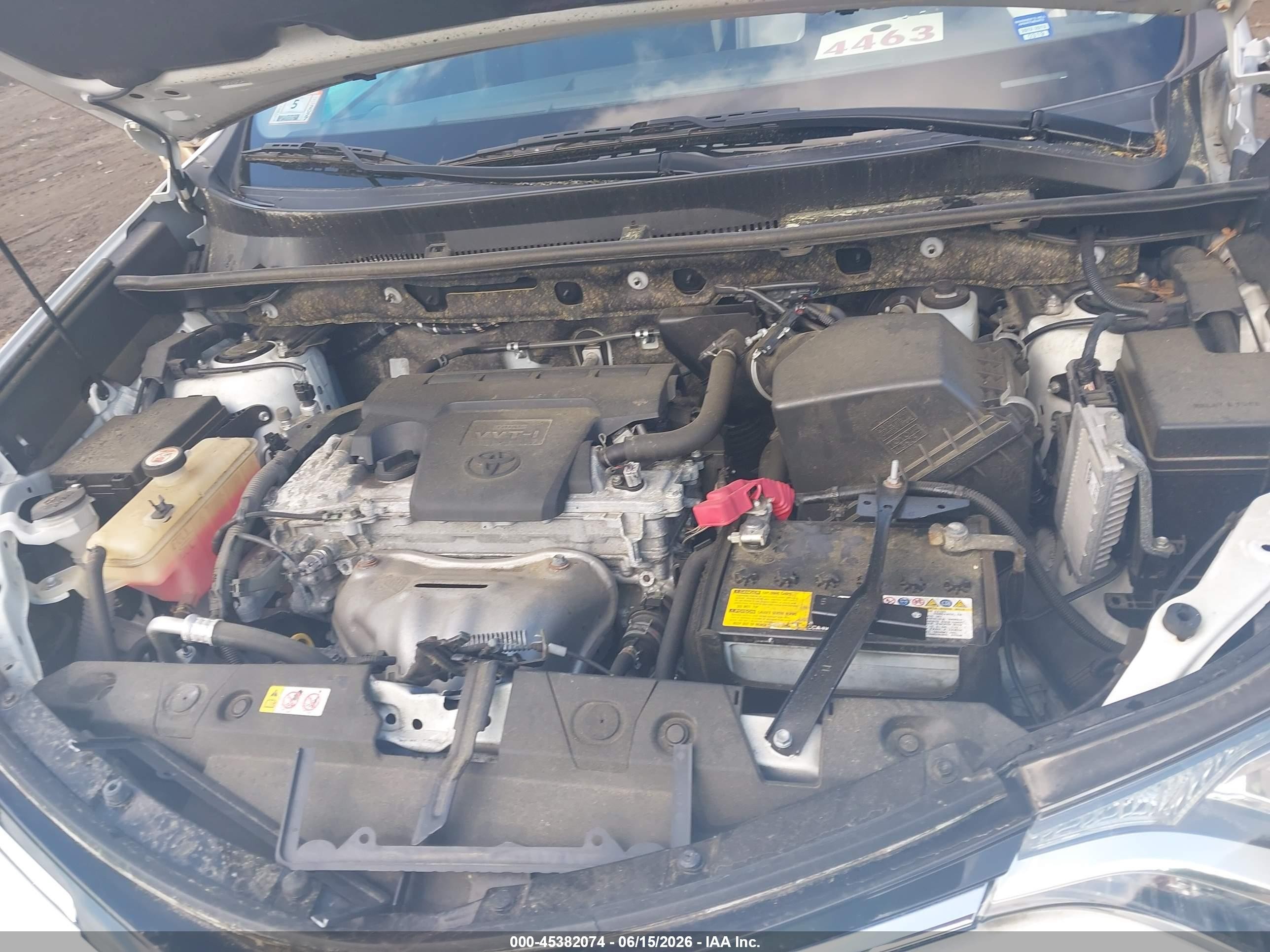 2018 Toyota Rav4 Le White vin: JTMBFREV5JJ746164