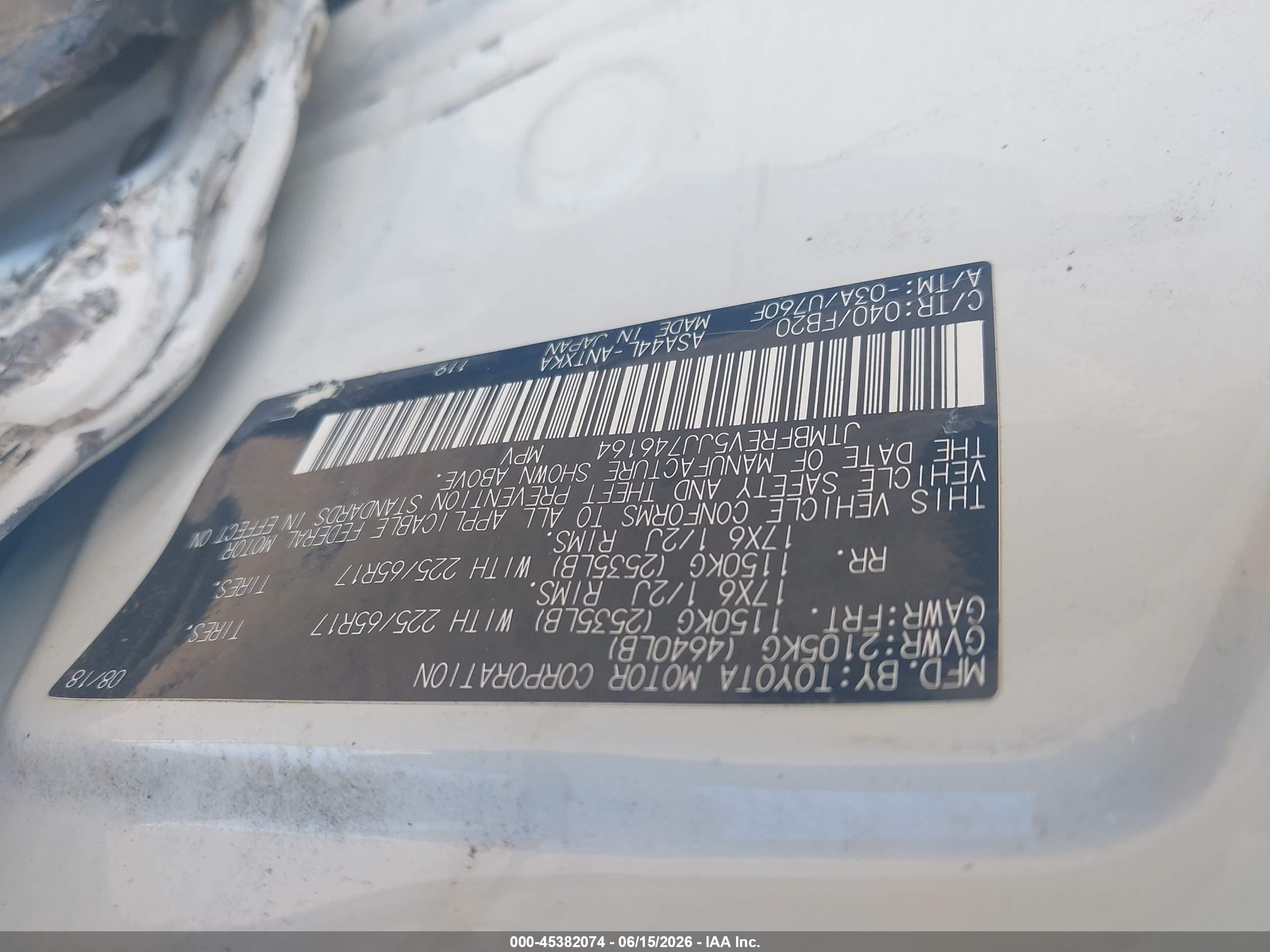 2018 Toyota Rav4 Le White vin: JTMBFREV5JJ746164