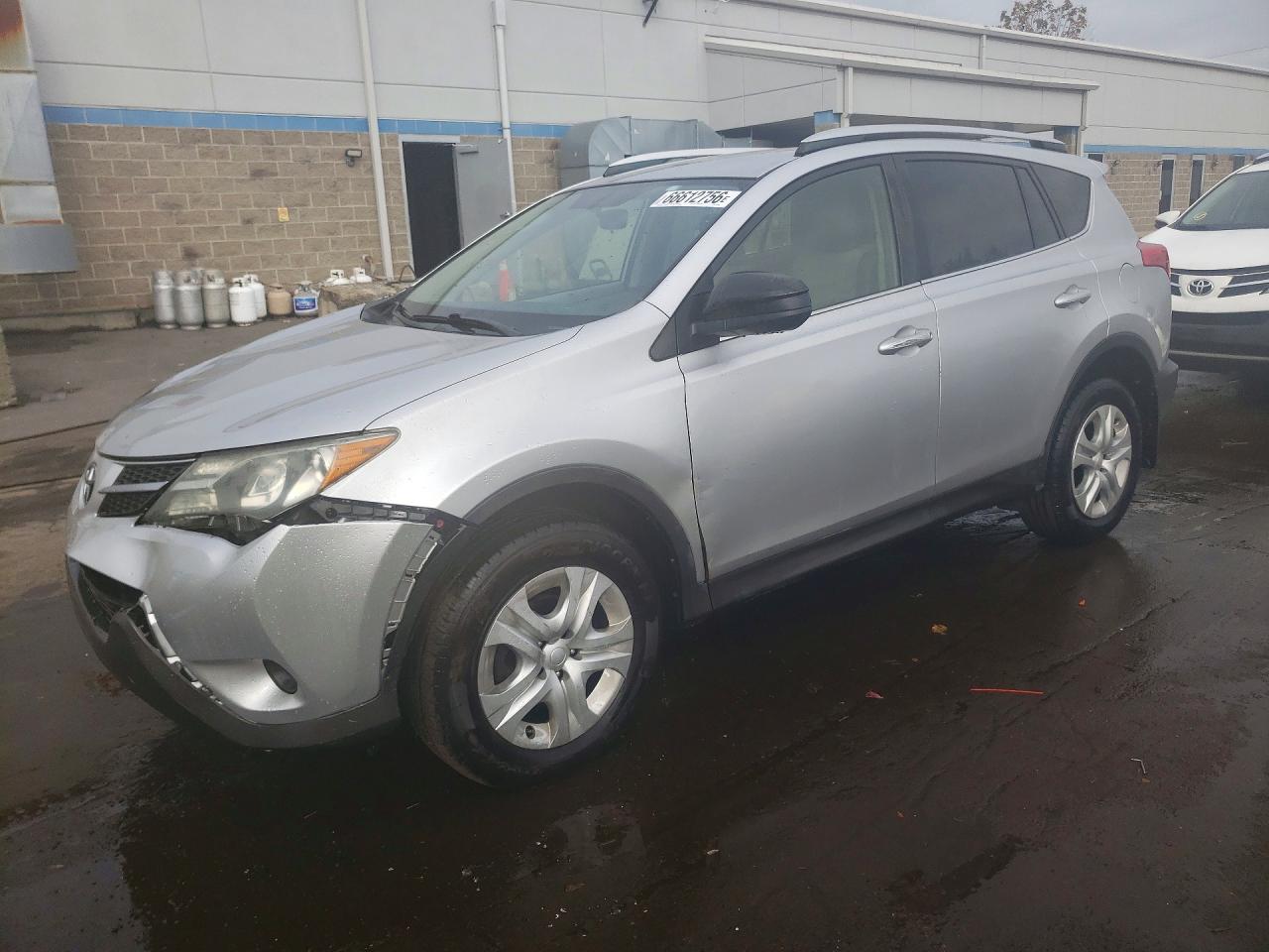2013 Toyota Rav4 Le Серебряный vin: JTMBFREV6D5014056