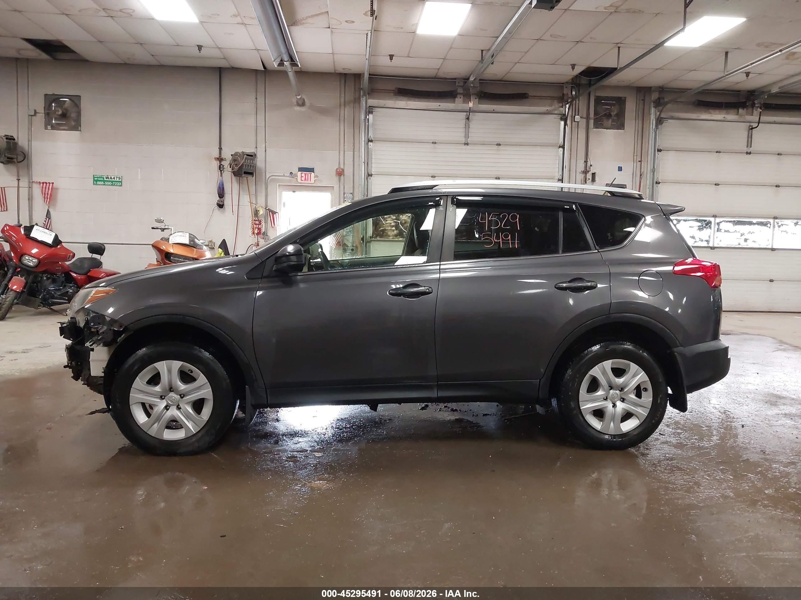 2013 Toyota Rav4 Le Серебряный vin: JTMBFREV6D5026563