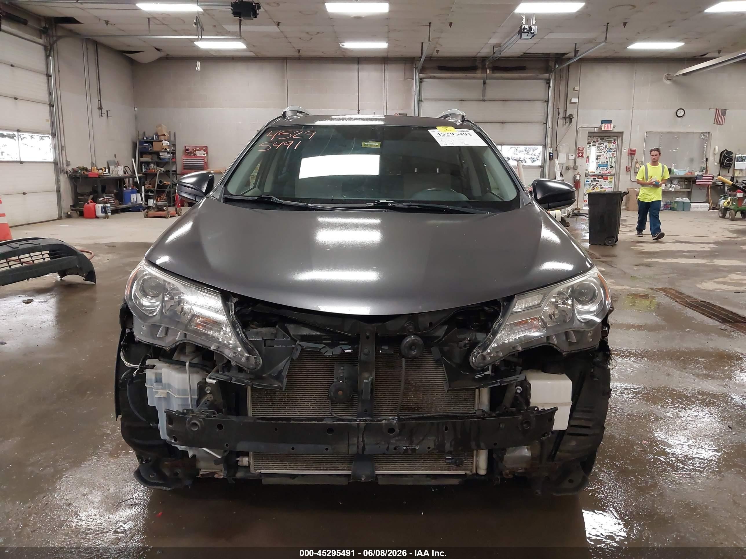 2013 Toyota Rav4 Le Серебряный vin: JTMBFREV6D5026563
