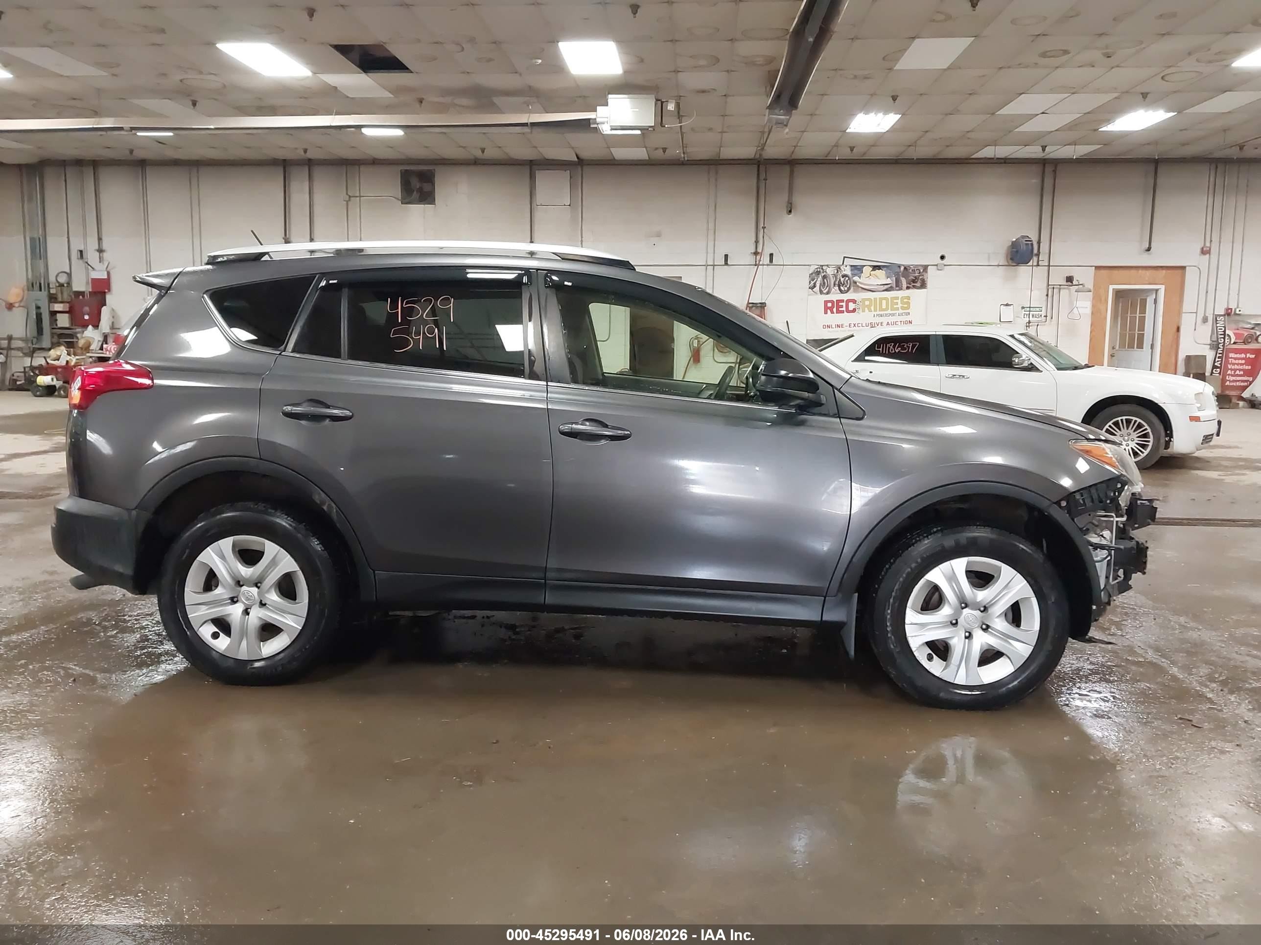 2013 Toyota Rav4 Le Серебряный vin: JTMBFREV6D5026563