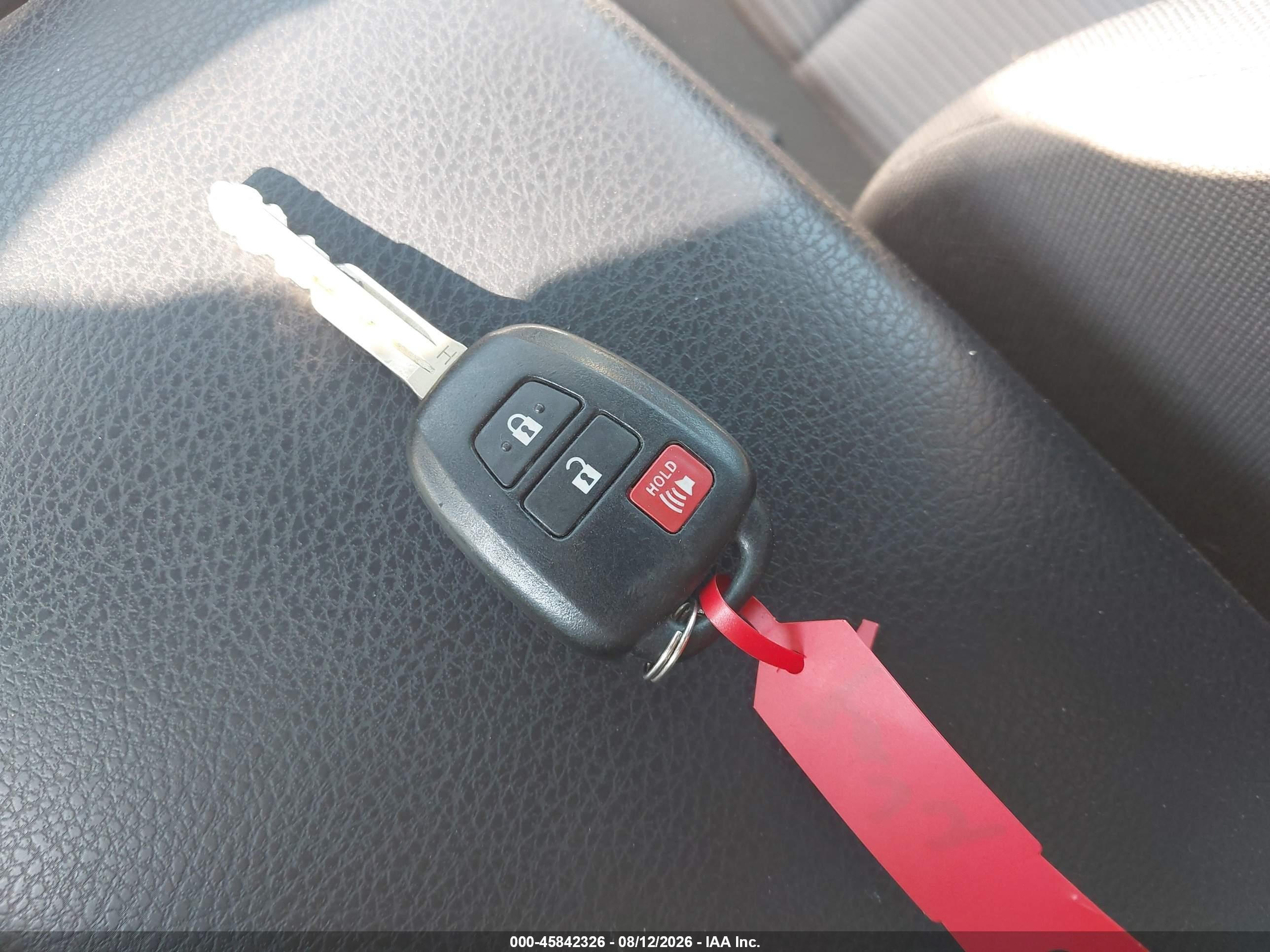 2013 Toyota Rav4 Le Серый vin: JTMBFREV6DD004407