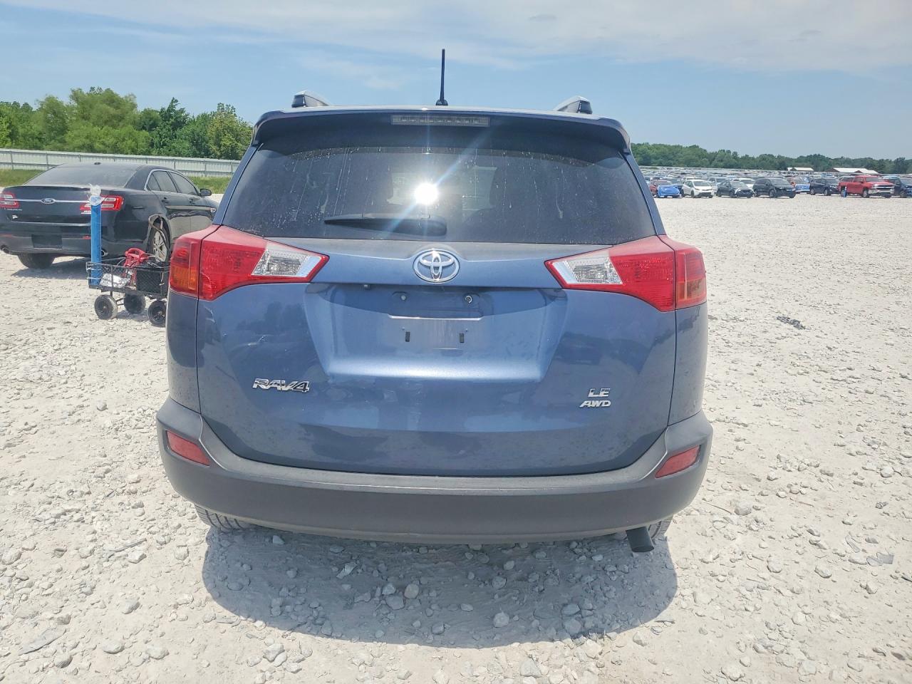 2014 Toyota Rav4 Le Blue vin: JTMBFREV6ED091307