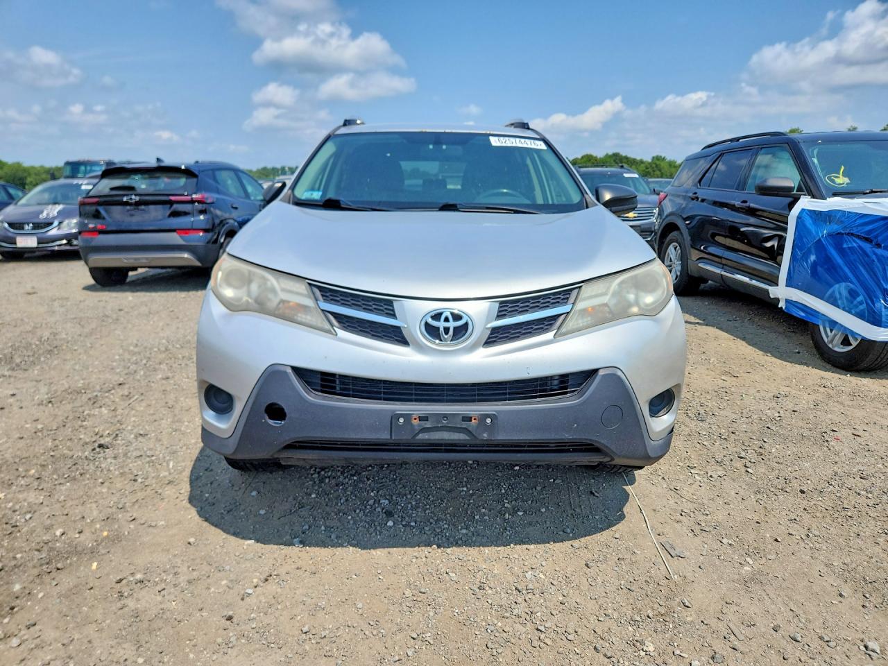 2014 Toyota Rav4 Le Silver vin: JTMBFREV6EJ003549