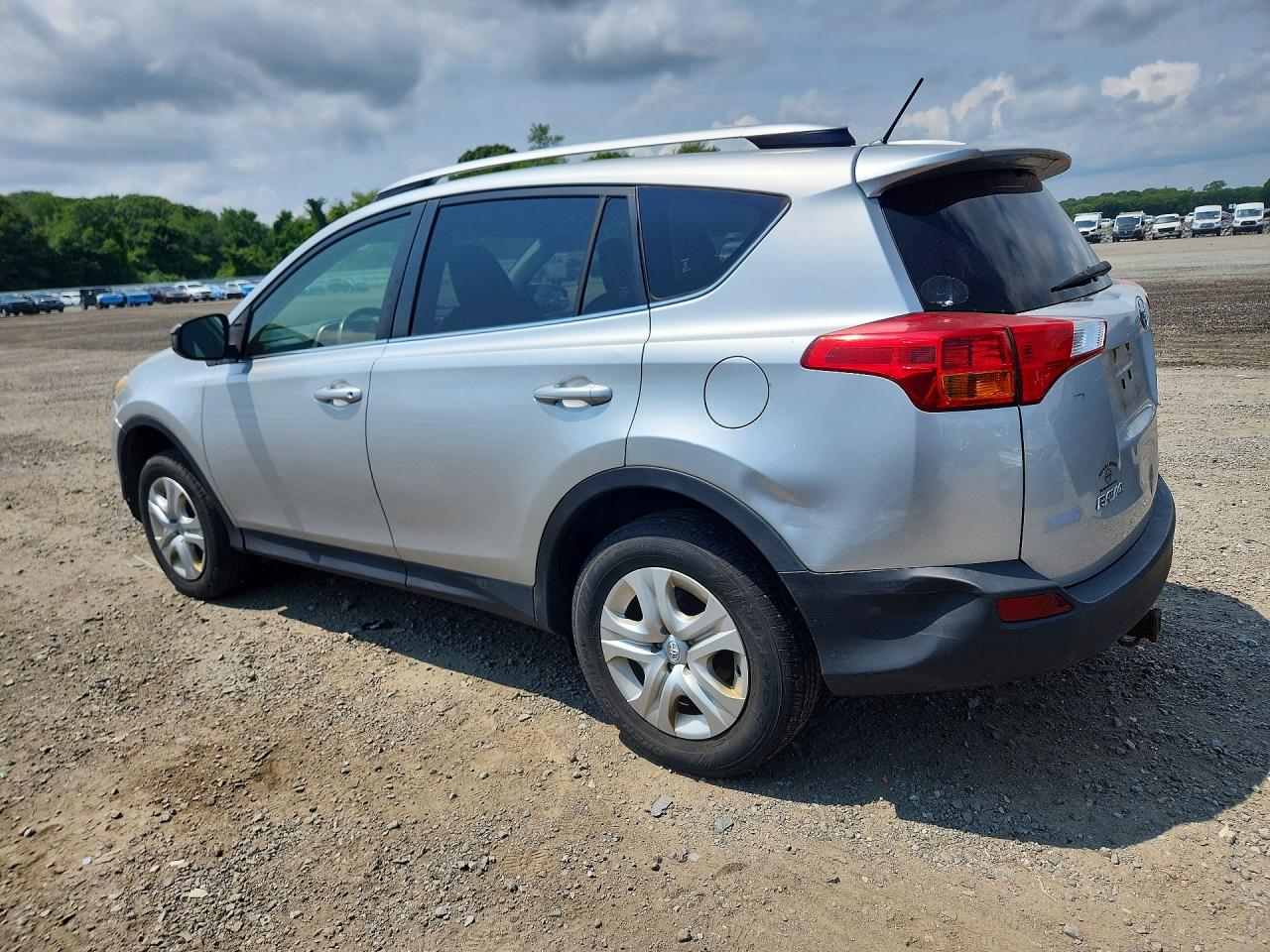 2014 Toyota Rav4 Le Silver vin: JTMBFREV6EJ003549