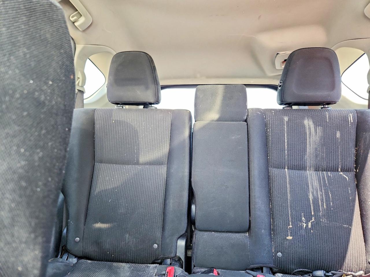 2014 Toyota Rav4 Le Silver vin: JTMBFREV6EJ003549