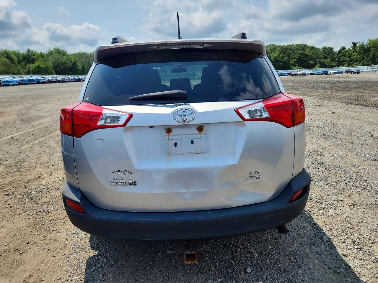 2014 Toyota Rav4 Le Silver vin: JTMBFREV6EJ003549