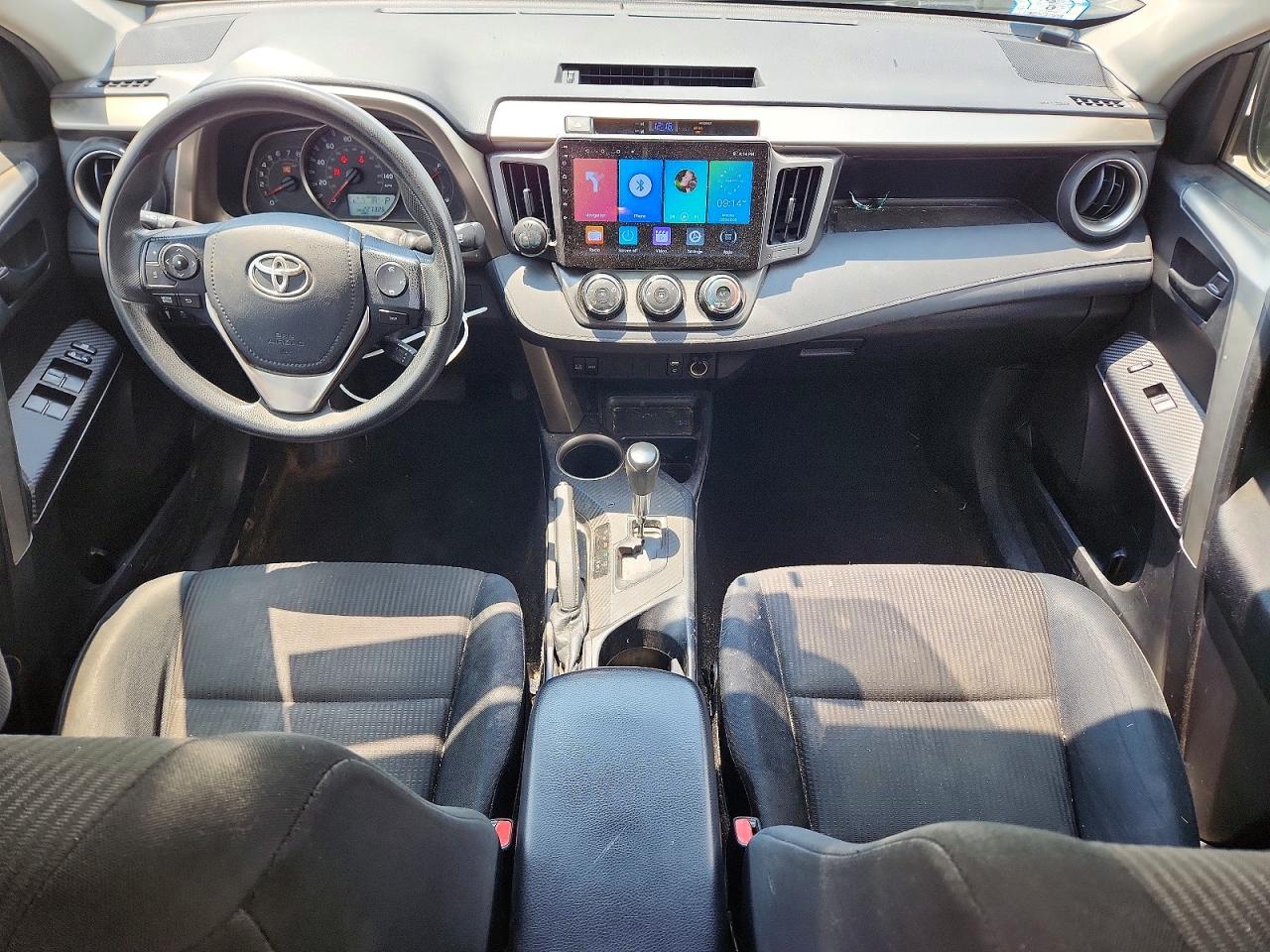 2014 Toyota Rav4 Le Silver vin: JTMBFREV6EJ003549