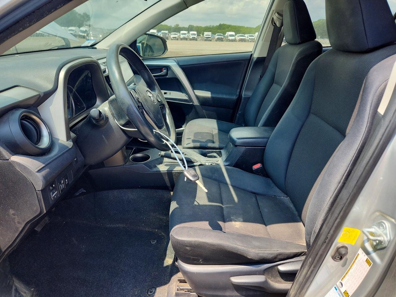 2014 Toyota Rav4 Le Silver vin: JTMBFREV6EJ003549