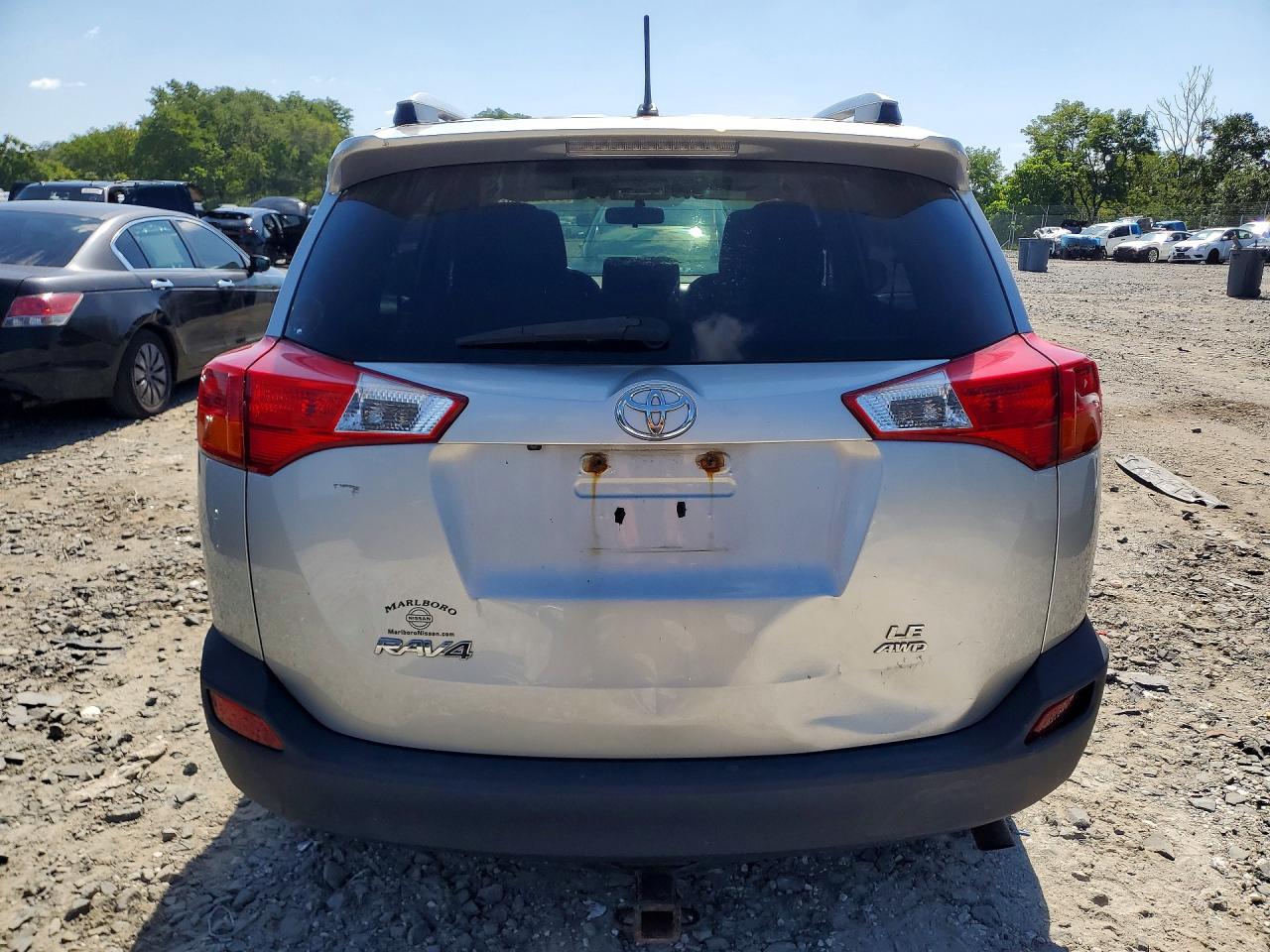 2014 Toyota Rav4 Le Silver vin: JTMBFREV6EJ003549