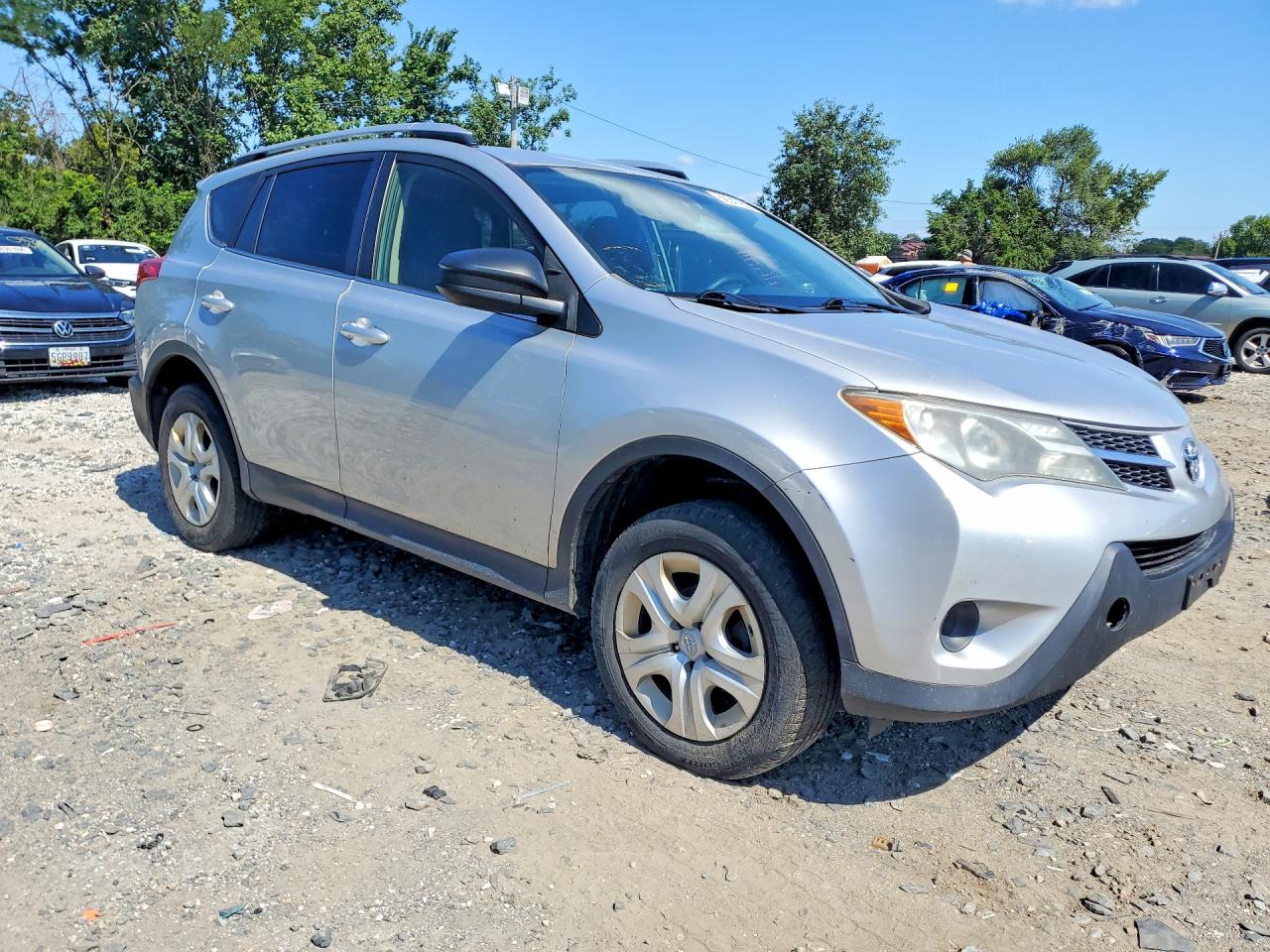 2014 Toyota Rav4 Le Silver vin: JTMBFREV6EJ003549