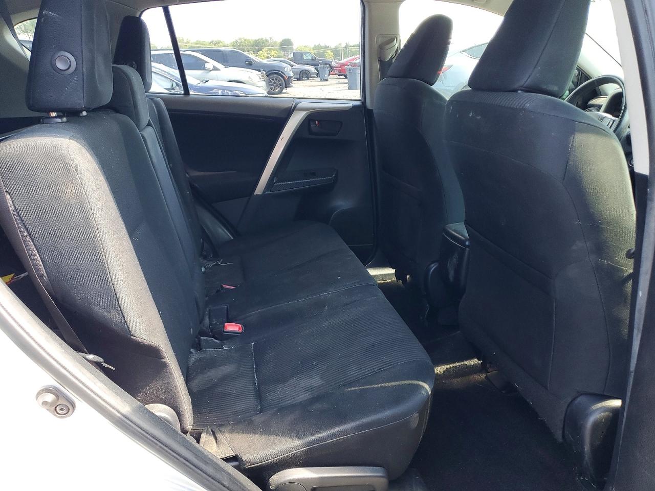 2014 Toyota Rav4 Le Silver vin: JTMBFREV6EJ003549