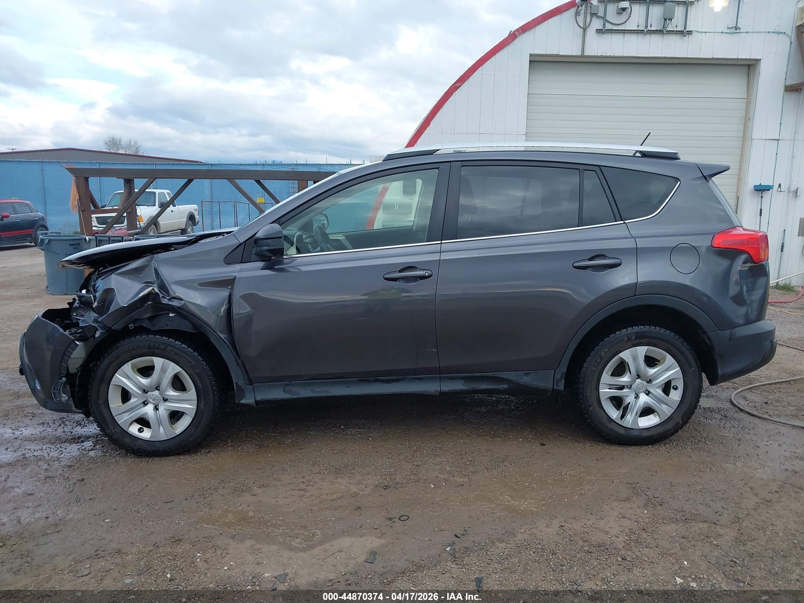2014 Toyota Rav4 Le Gray vin: JTMBFREV6EJ006726