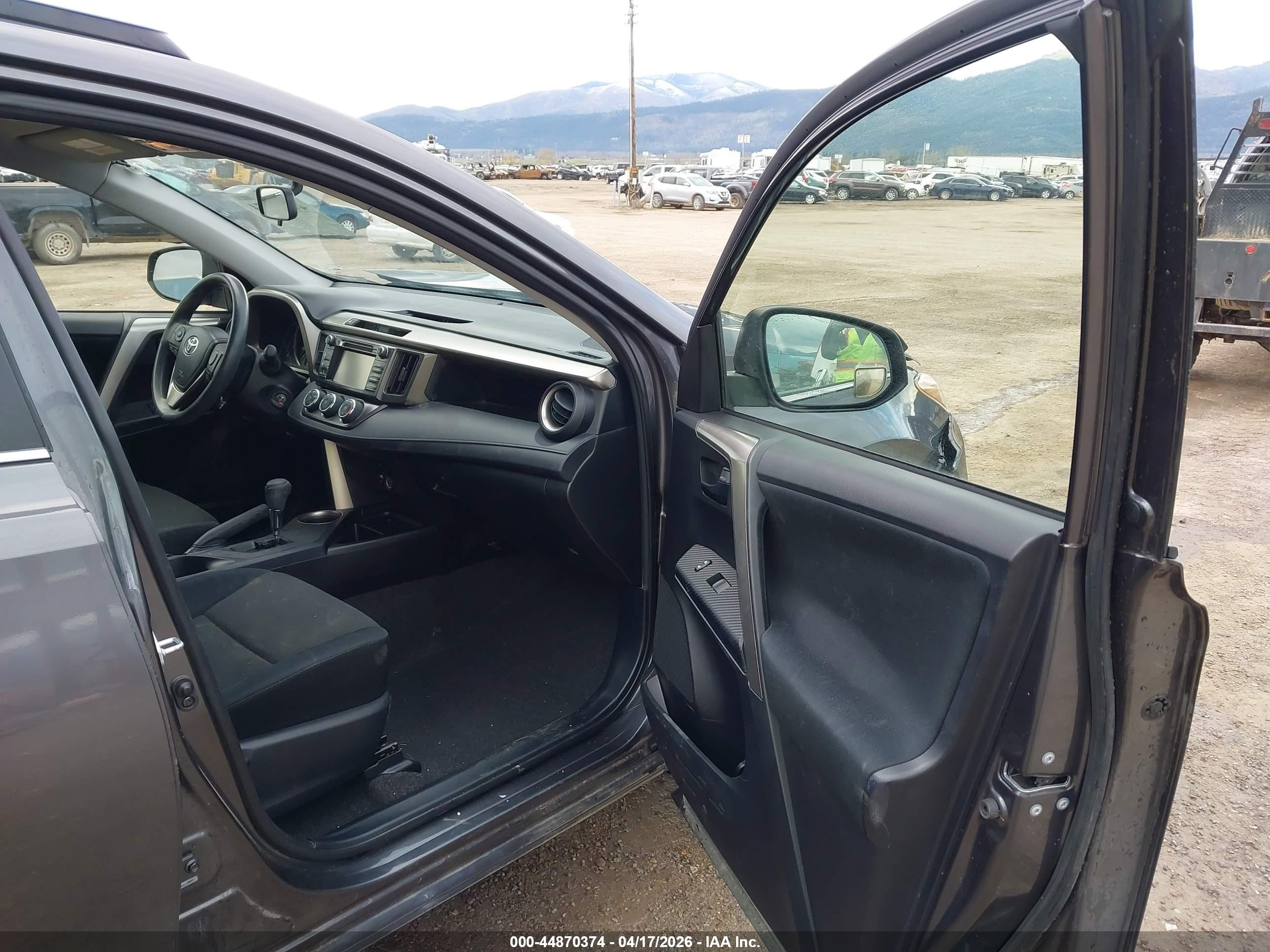 2014 Toyota Rav4 Le Gray vin: JTMBFREV6EJ006726