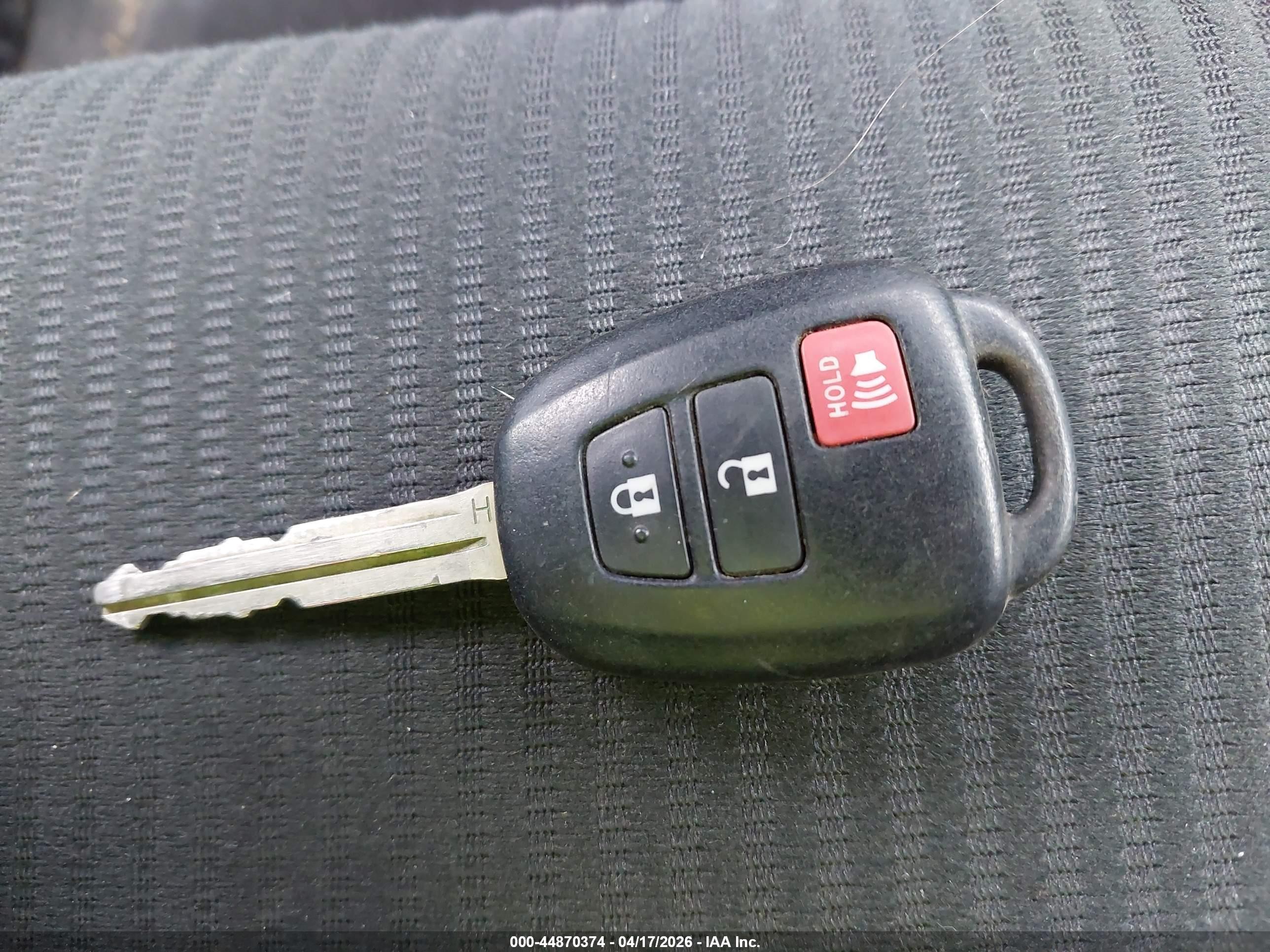 2014 Toyota Rav4 Le Gray vin: JTMBFREV6EJ006726