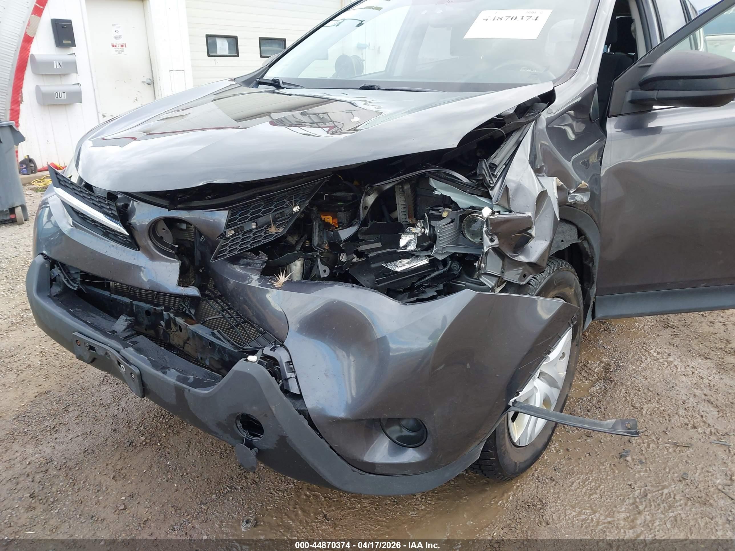 2014 Toyota Rav4 Le Gray vin: JTMBFREV6EJ006726