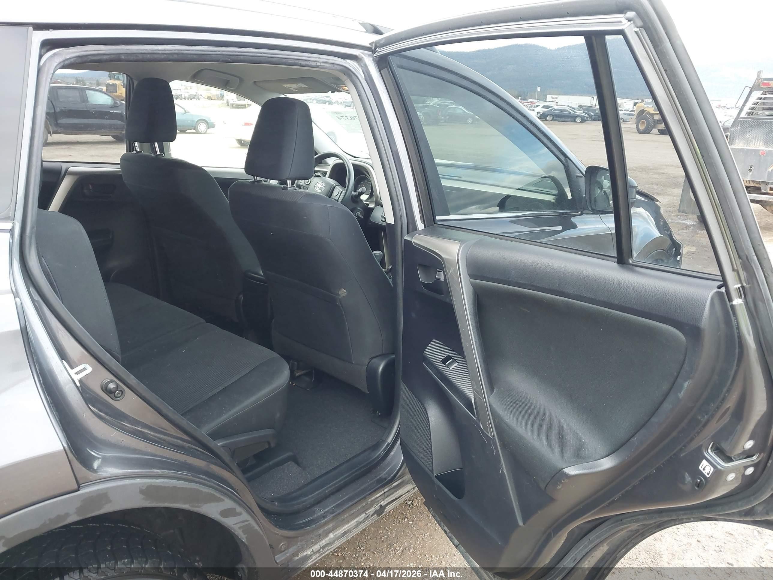 2014 Toyota Rav4 Le Gray vin: JTMBFREV6EJ006726