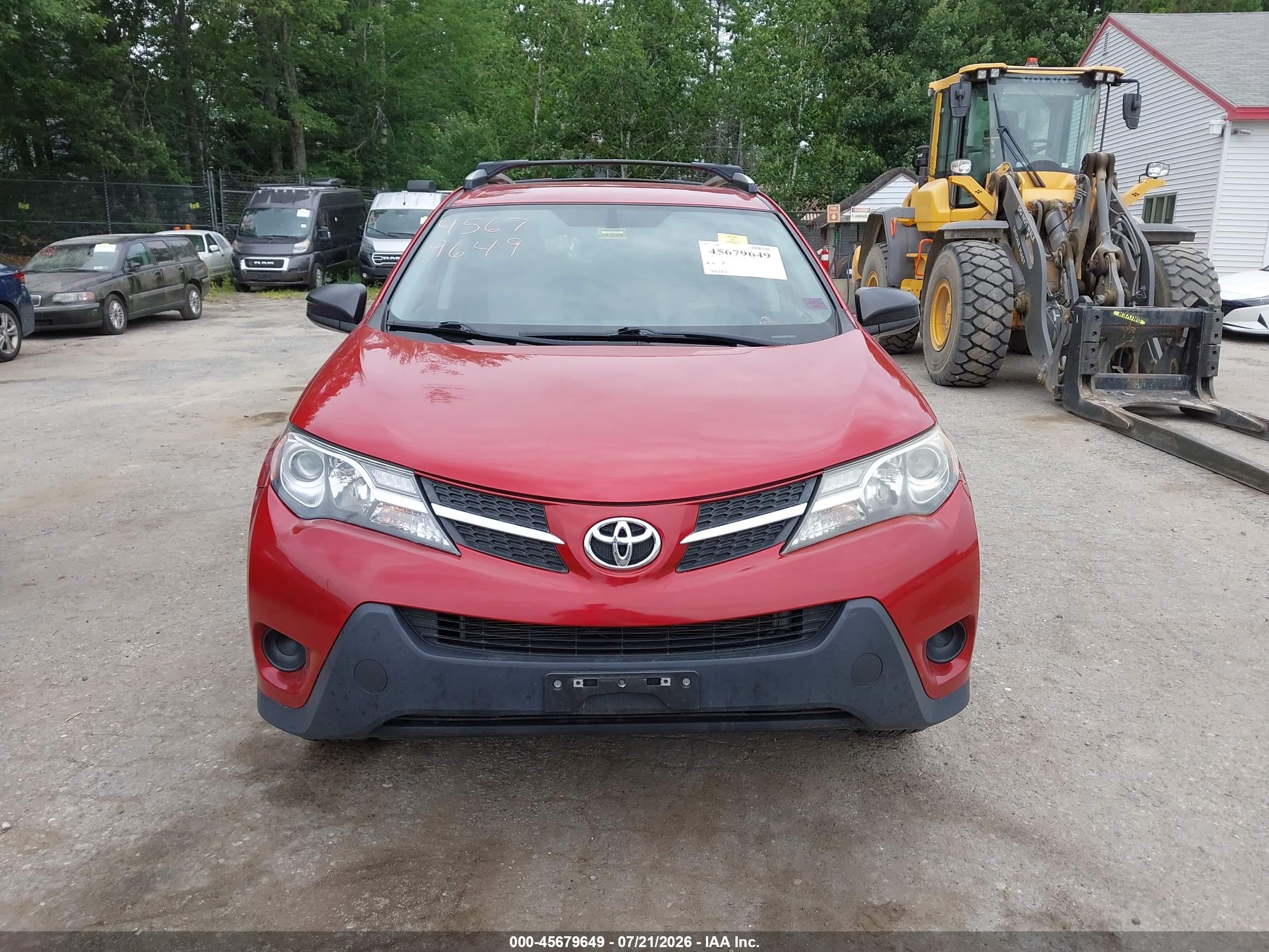 2015 Toyota Rav4 Le Red vin: JTMBFREV6FD108379