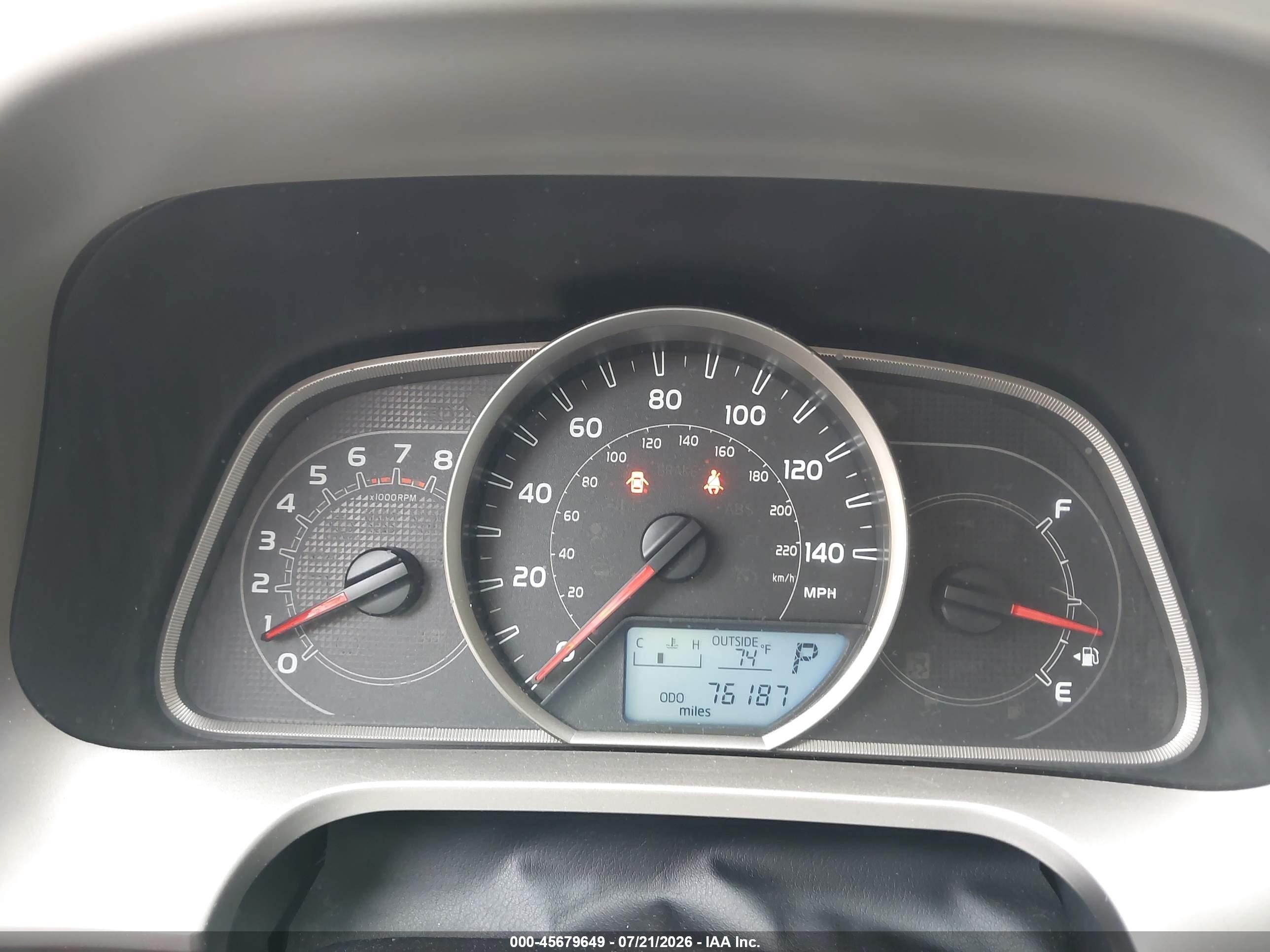 2015 Toyota Rav4 Le Red vin: JTMBFREV6FD108379