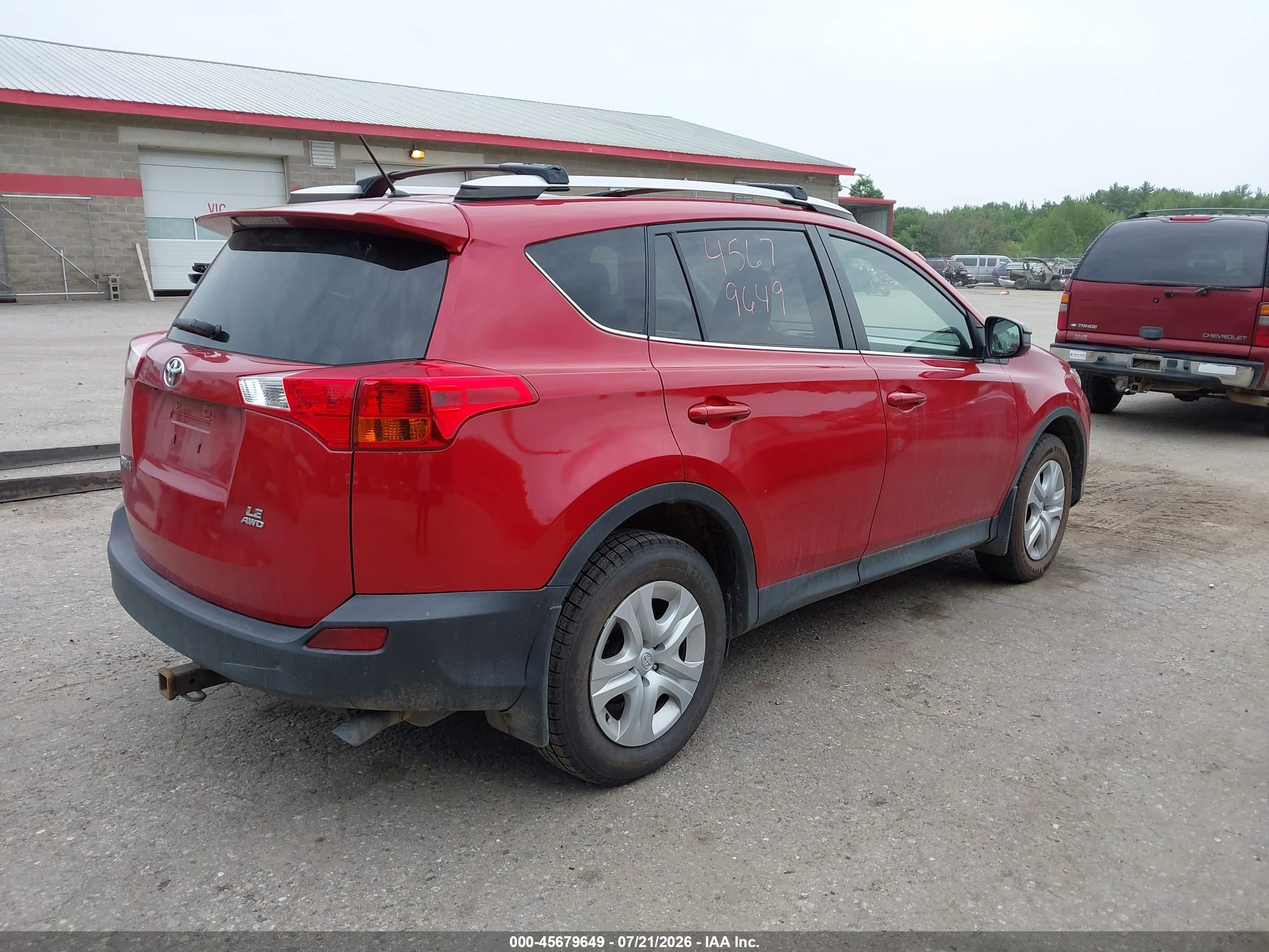 2015 Toyota Rav4 Le Red vin: JTMBFREV6FD108379