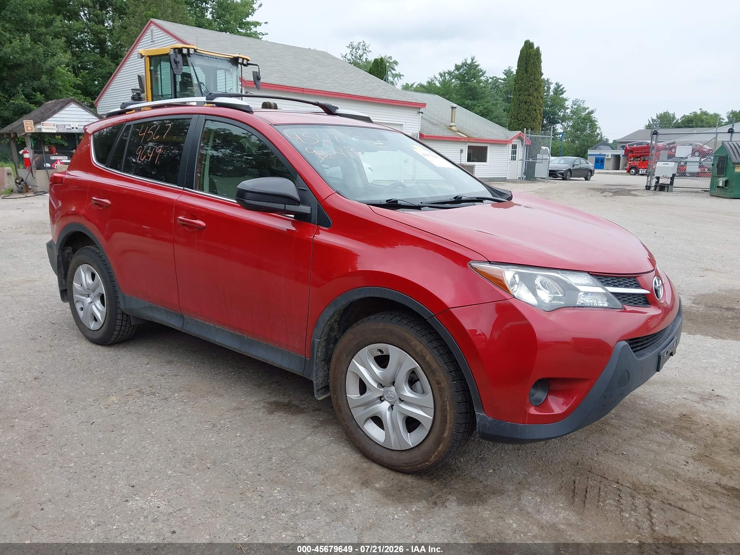 2015 Toyota Rav4 Le Red vin: JTMBFREV6FD108379
