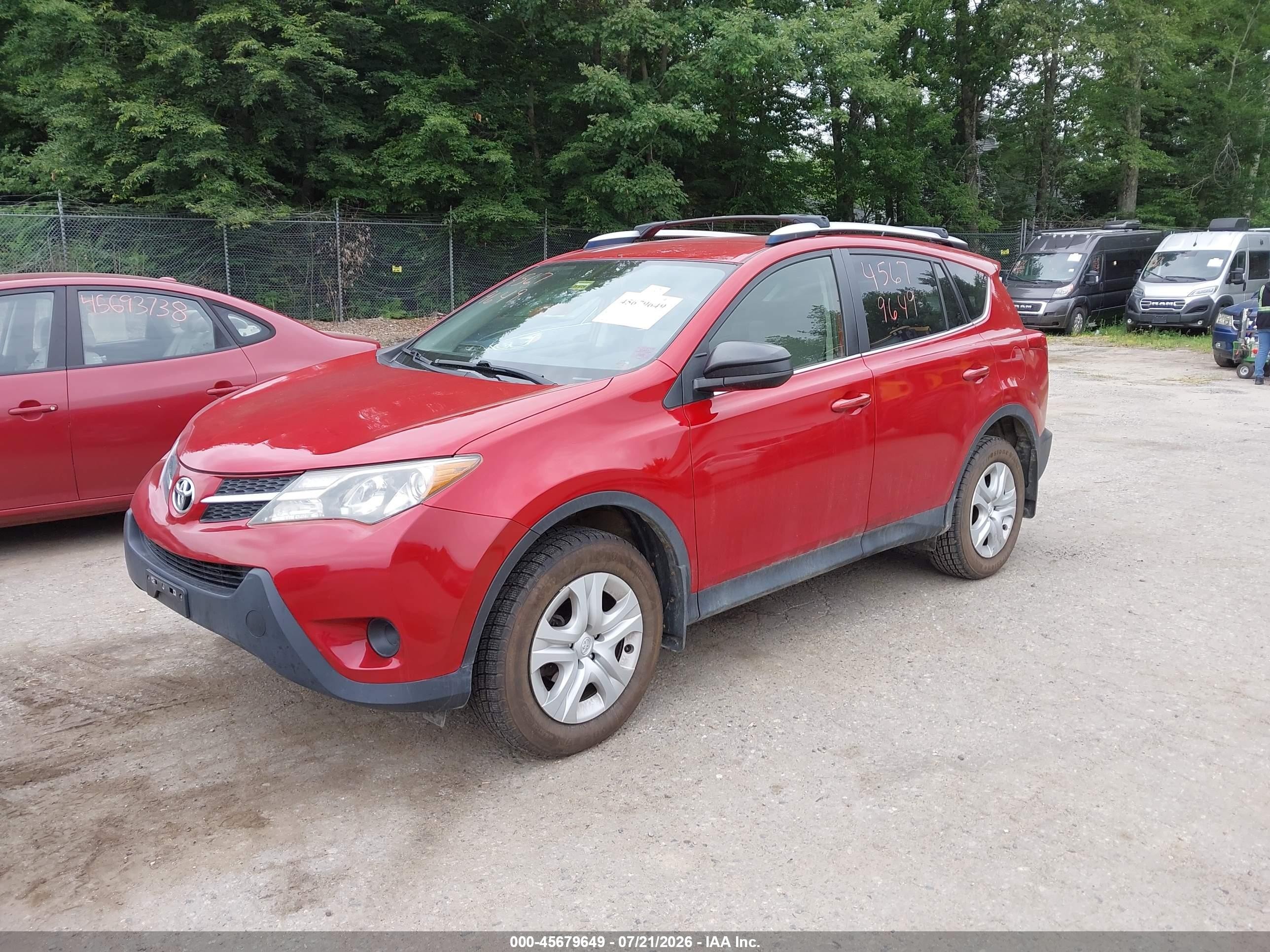 2015 Toyota Rav4 Le Red vin: JTMBFREV6FD108379