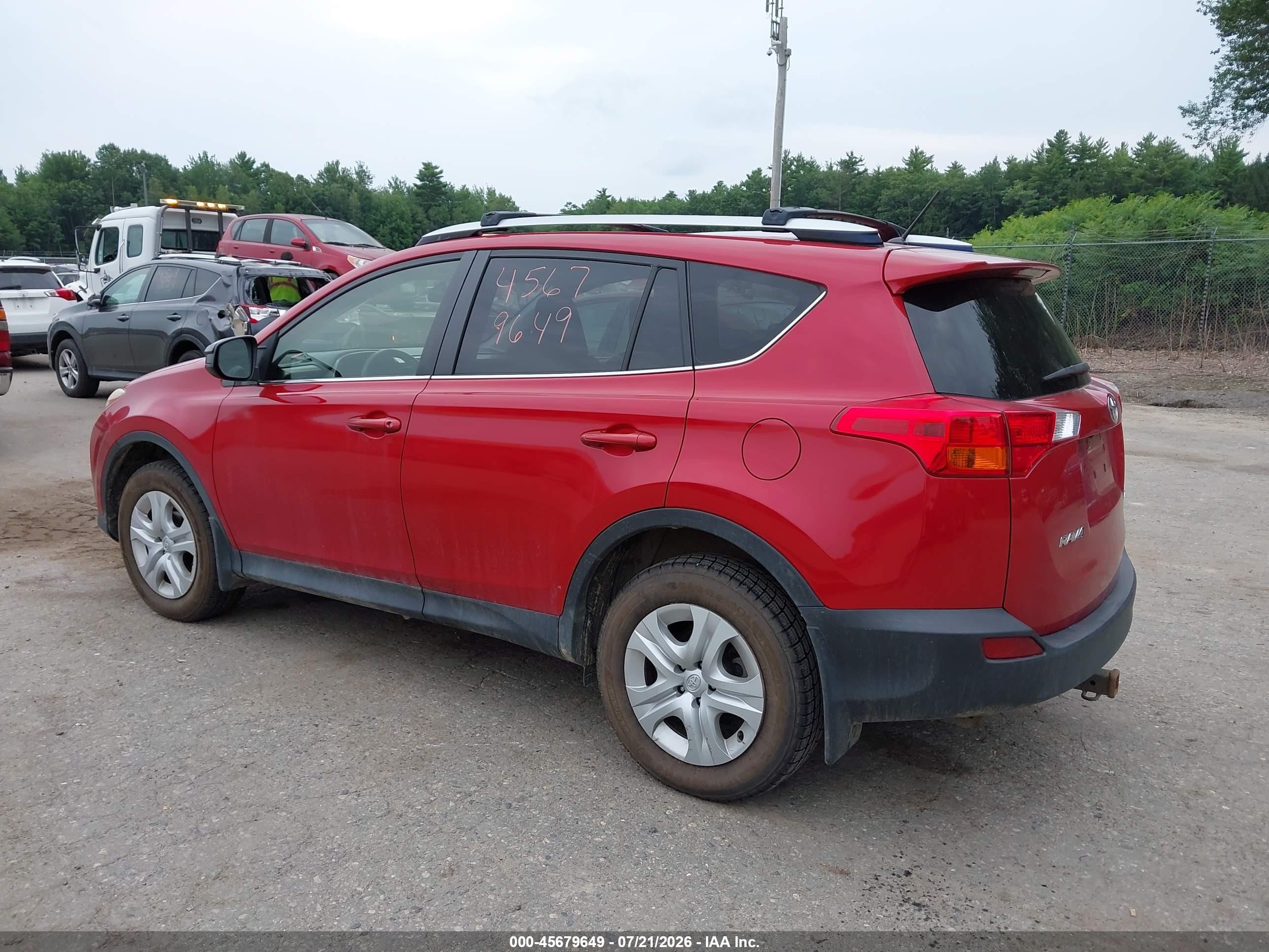 2015 Toyota Rav4 Le Red vin: JTMBFREV6FD108379