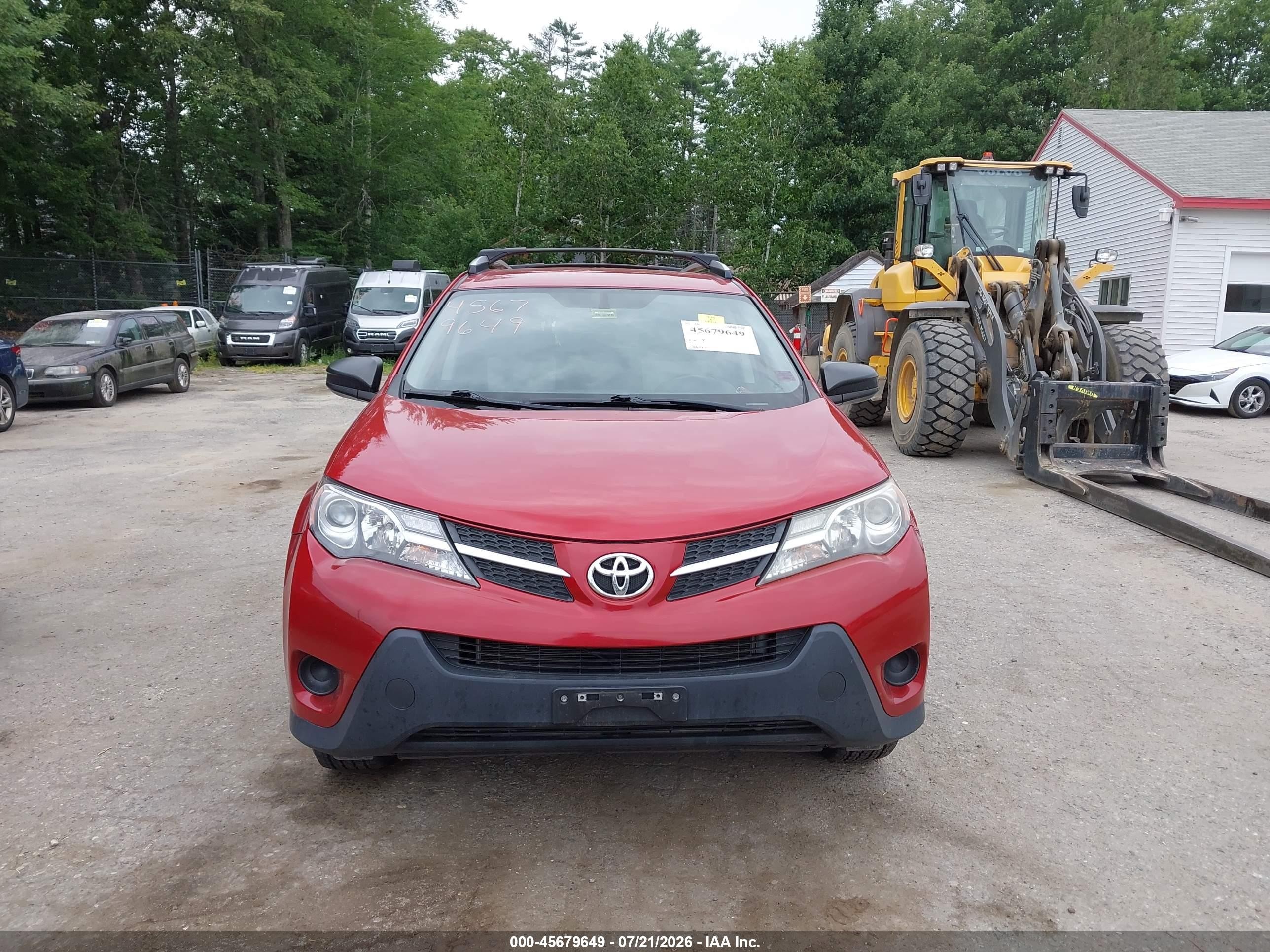 2015 Toyota Rav4 Le Red vin: JTMBFREV6FD108379