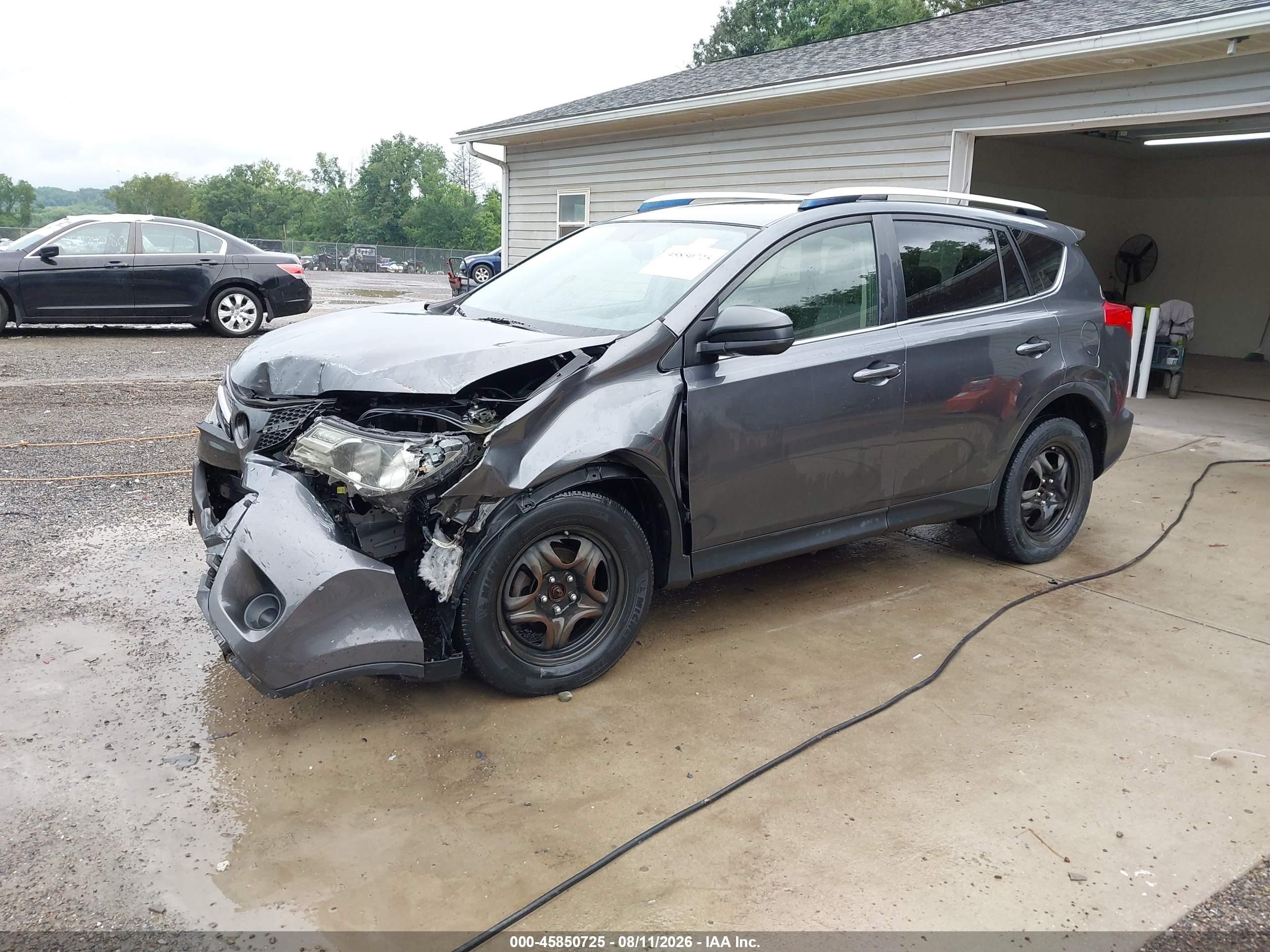 2015 Toyota Rav4 Le Gray vin: JTMBFREV6FD119060