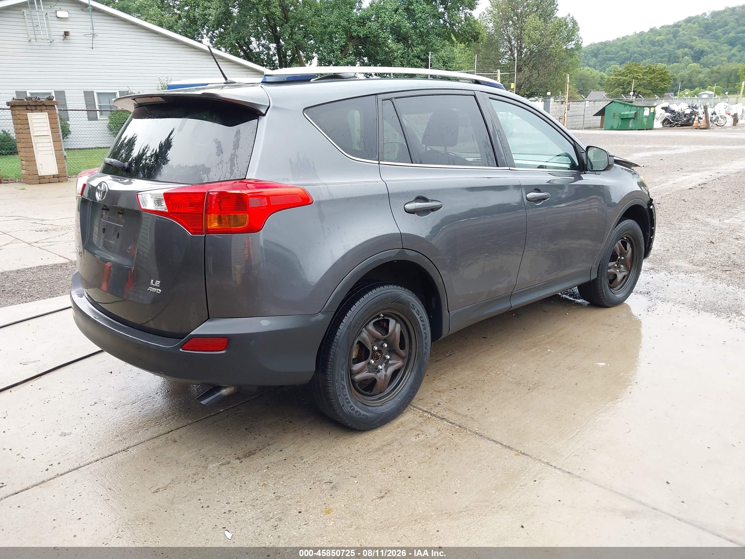 2015 Toyota Rav4 Le Gray vin: JTMBFREV6FD119060