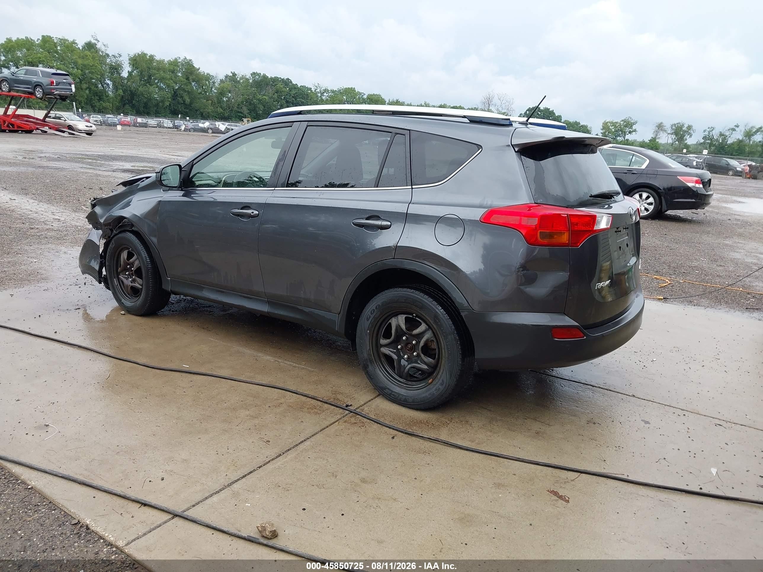 2015 Toyota Rav4 Le Gray vin: JTMBFREV6FD119060