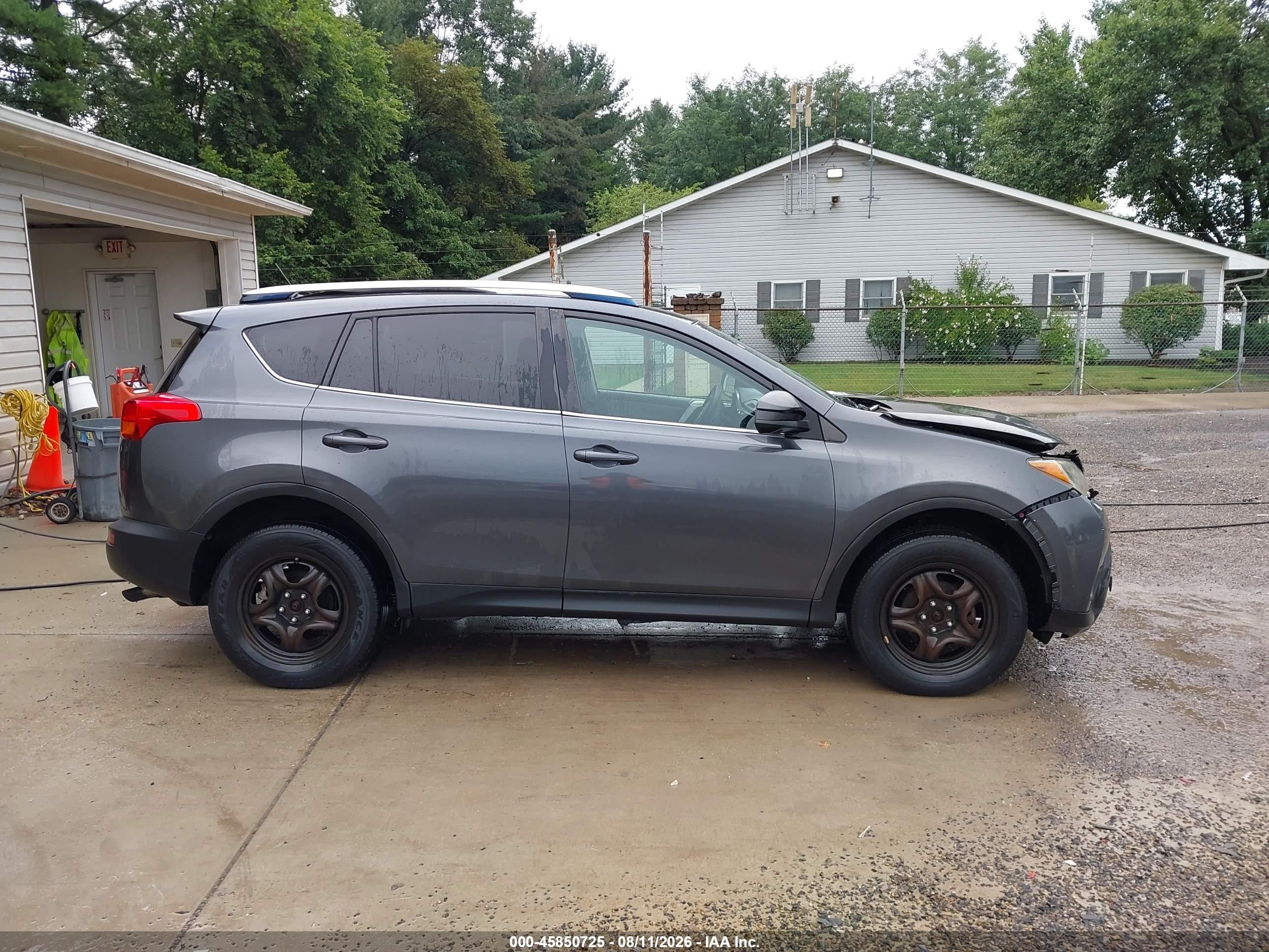 2015 Toyota Rav4 Le Gray vin: JTMBFREV6FD119060