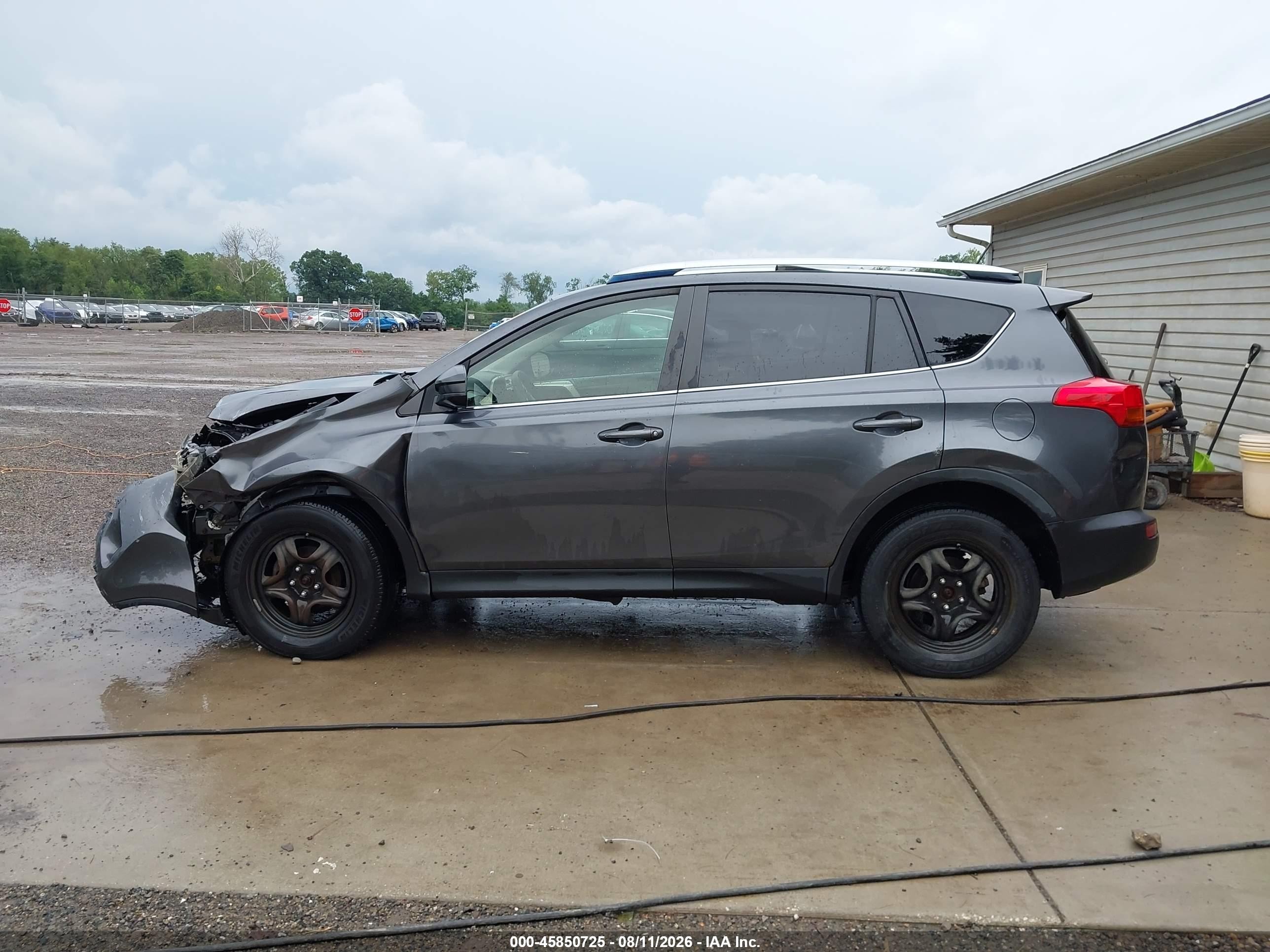 2015 Toyota Rav4 Le Gray vin: JTMBFREV6FD119060