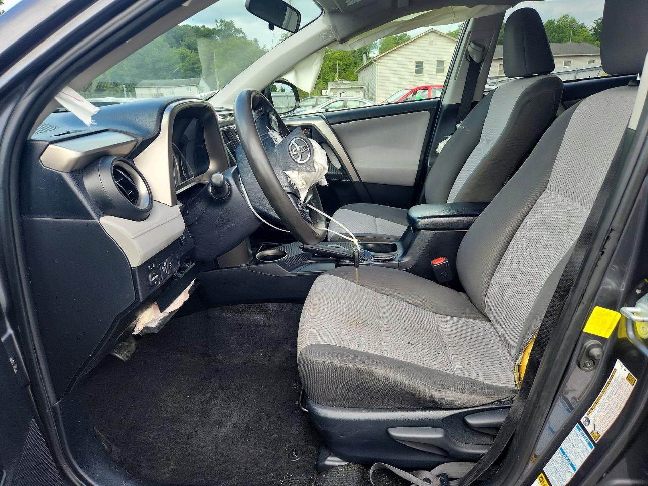 2015 Toyota Rav4 Le Gray vin: JTMBFREV6FD134691