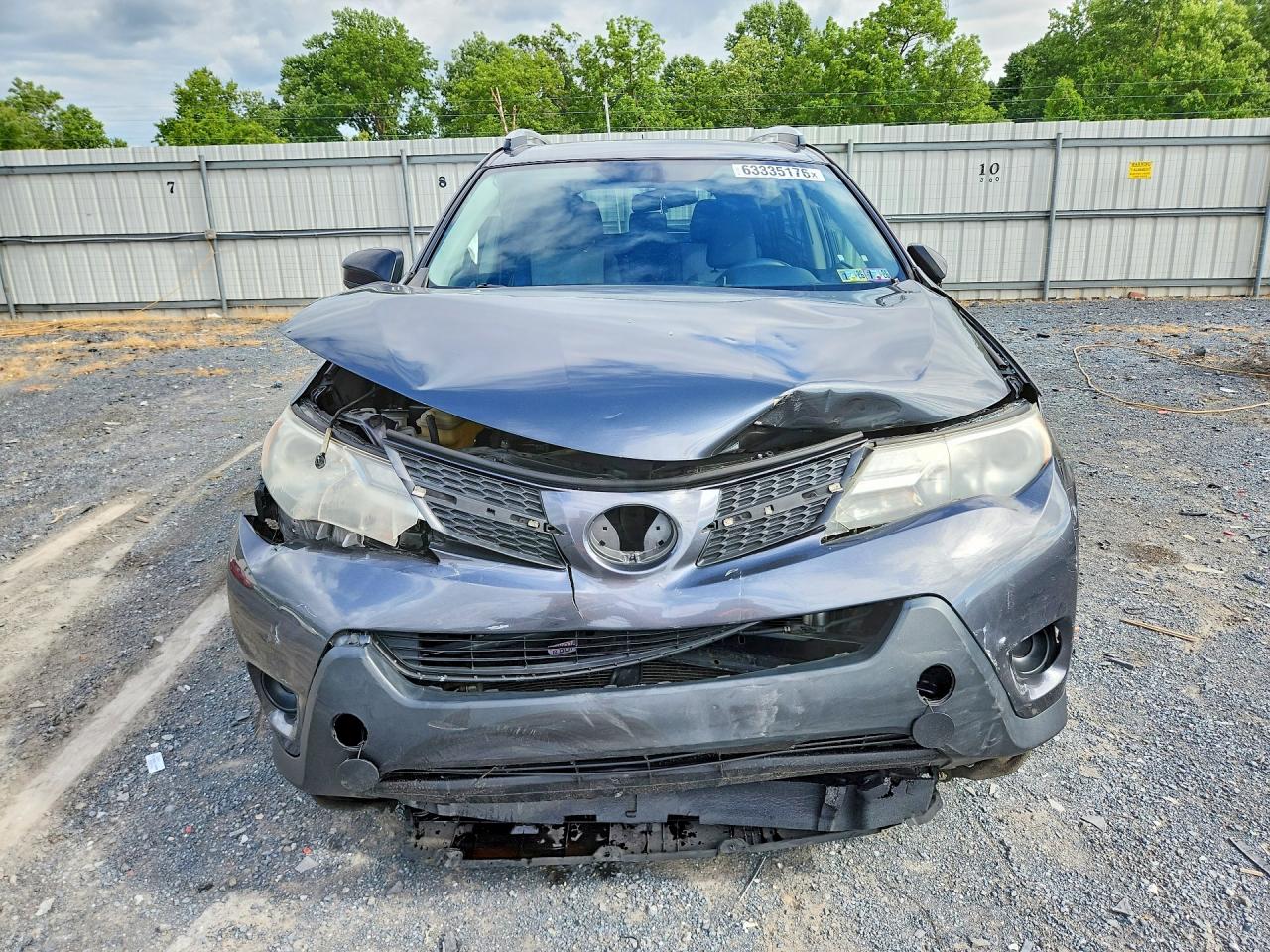 2015 Toyota Rav4 Le Gray vin: JTMBFREV6FD134691