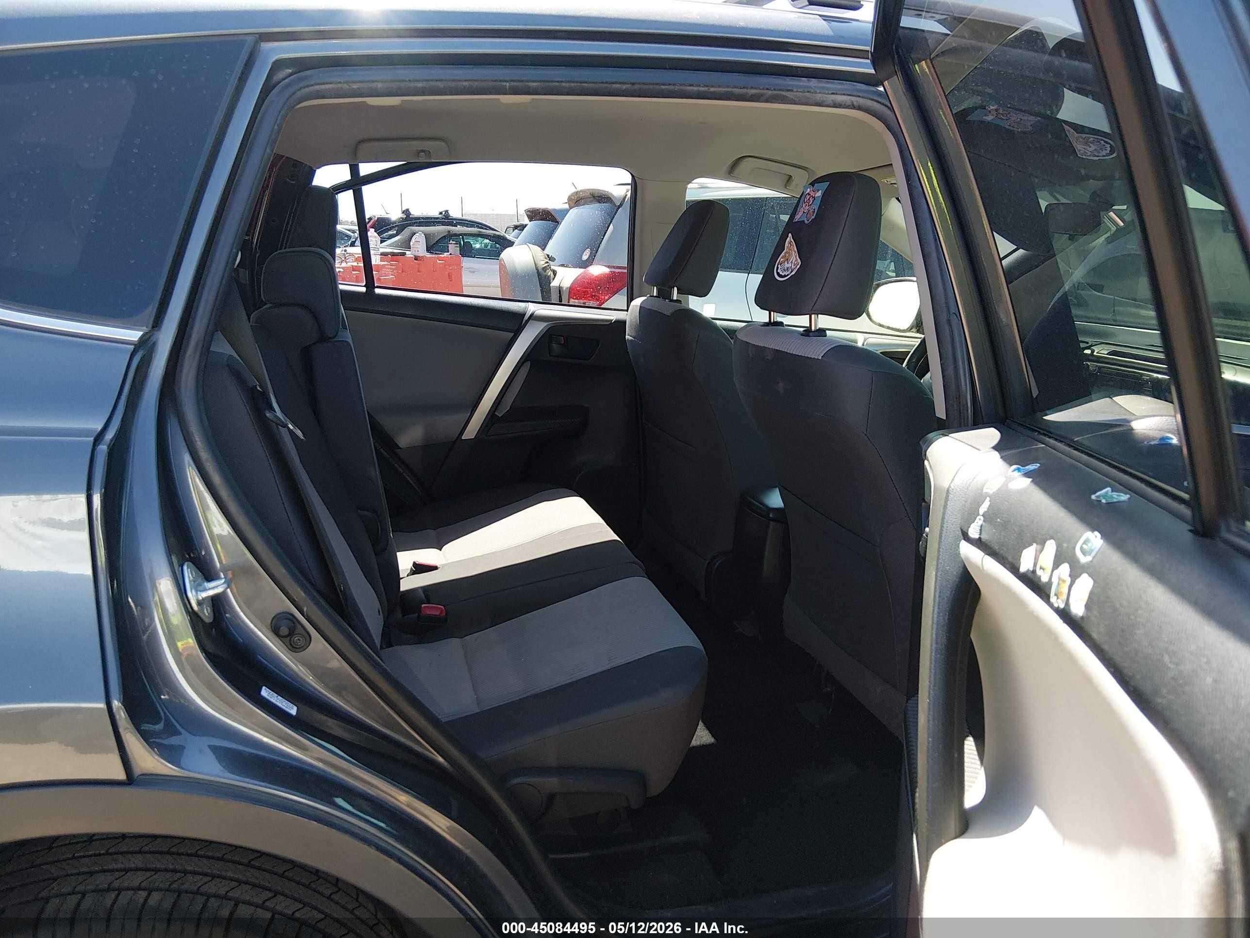 2015 Toyota Rav4 Le Black vin: JTMBFREV6FD137929
