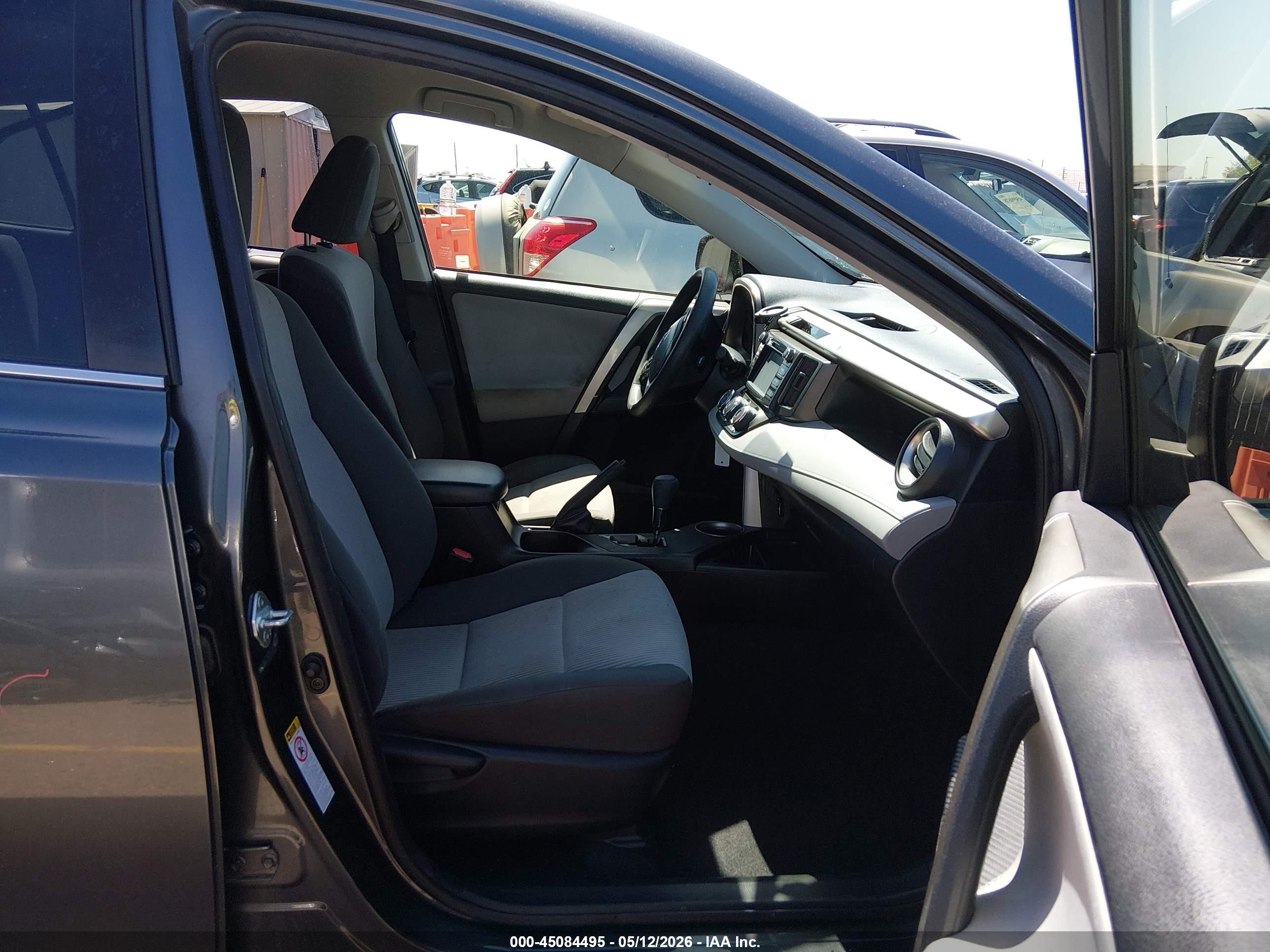 2015 Toyota Rav4 Le Black vin: JTMBFREV6FD137929