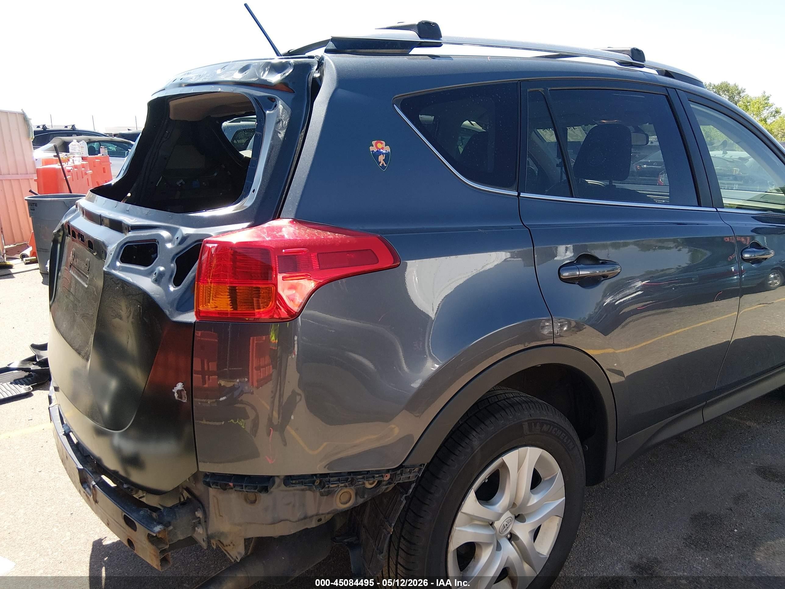 2015 Toyota Rav4 Le Black vin: JTMBFREV6FD137929