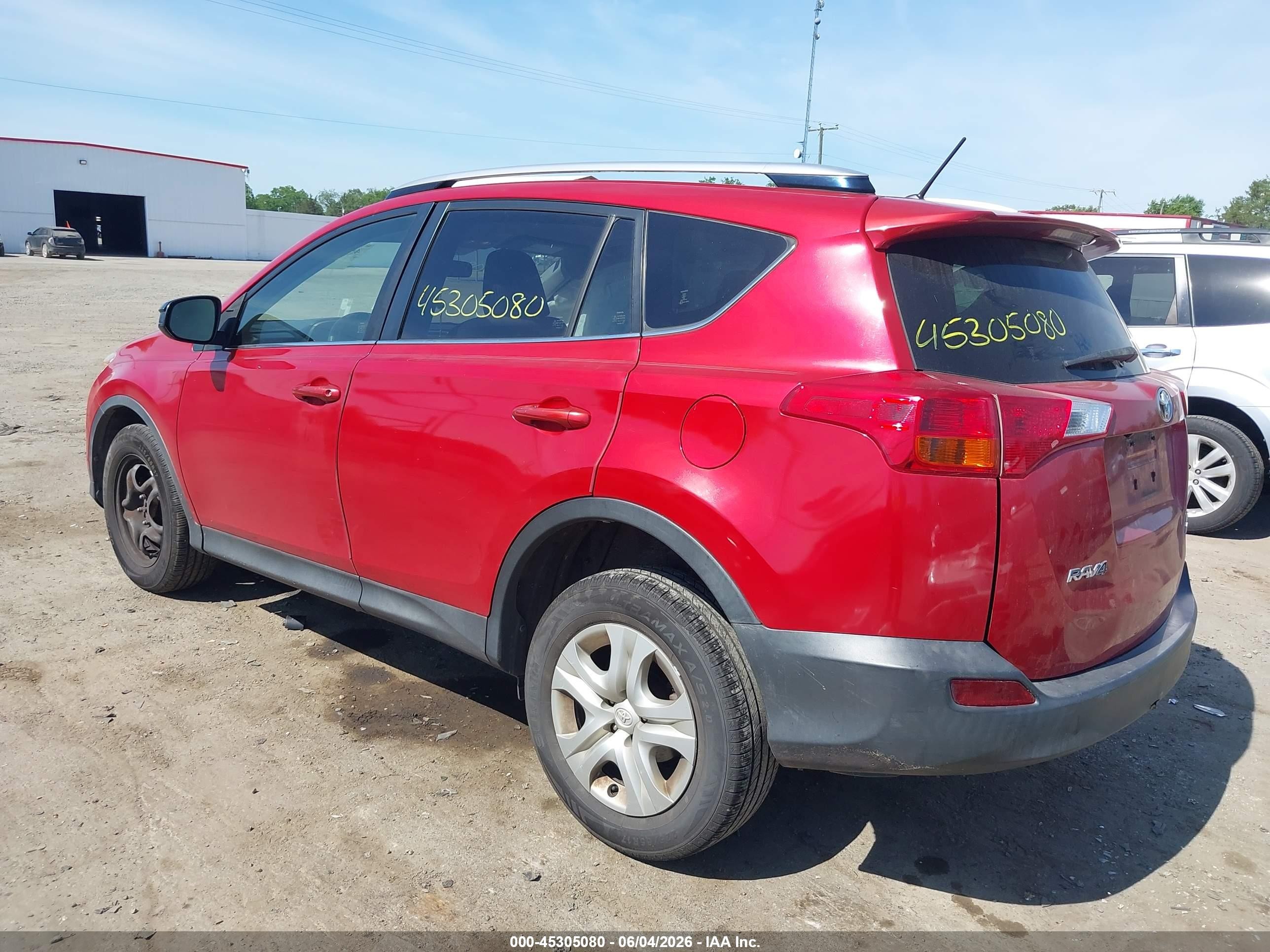 2015 Toyota Rav4 Le Red vin: JTMBFREV6FD168811