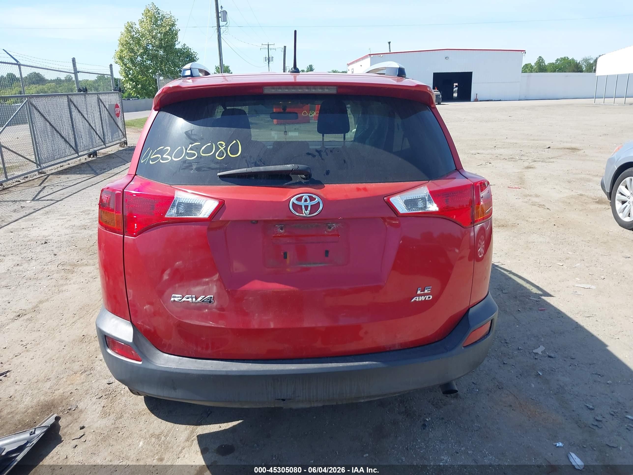 2015 Toyota Rav4 Le Red vin: JTMBFREV6FD168811