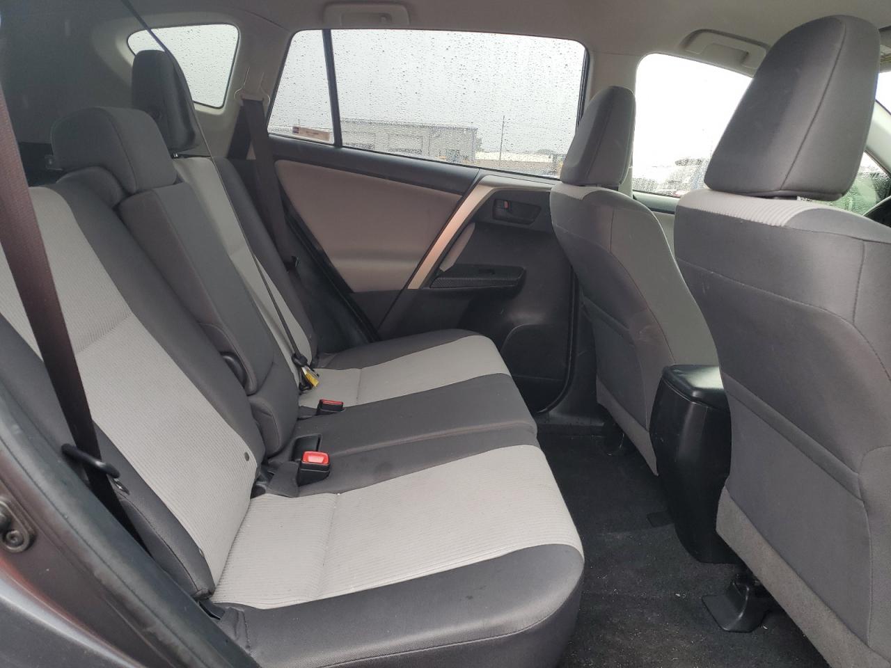 2015 Toyota Rav4 Le Gray vin: JTMBFREV6FJ016934