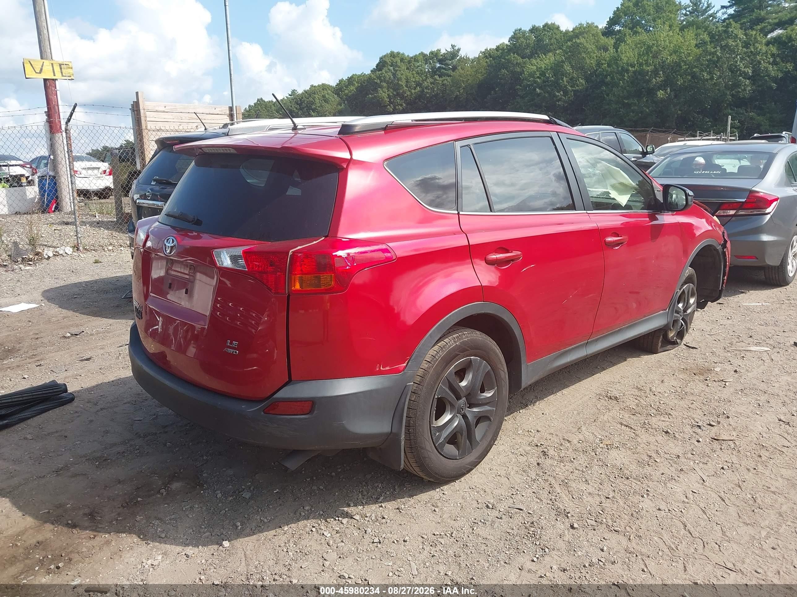 2015 Toyota Rav4 Le Red vin: JTMBFREV6FJ018411
