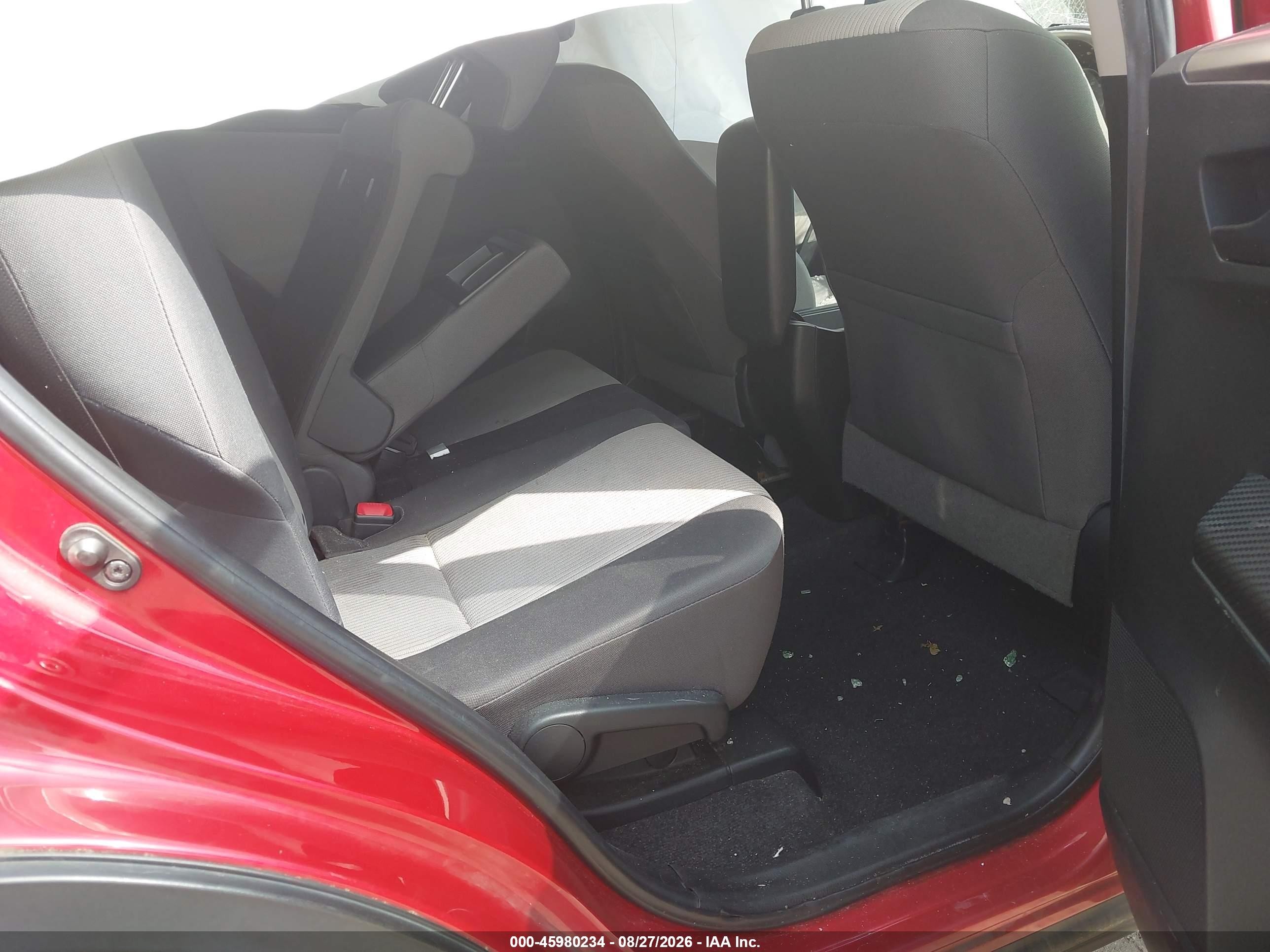 2015 Toyota Rav4 Le Red vin: JTMBFREV6FJ018411