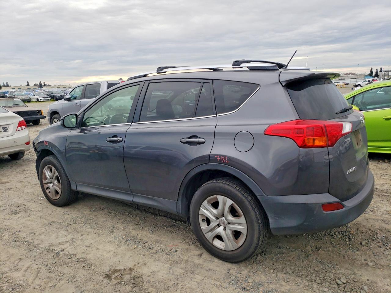 2015 Toyota Rav4 Le Gray vin: JTMBFREV6FJ026217