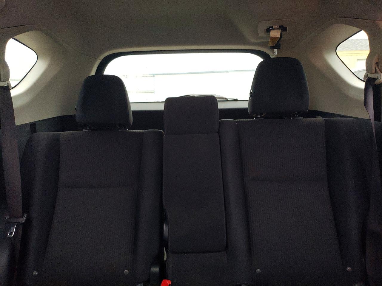 2015 Toyota Rav4 Le Gray vin: JTMBFREV6FJ026217