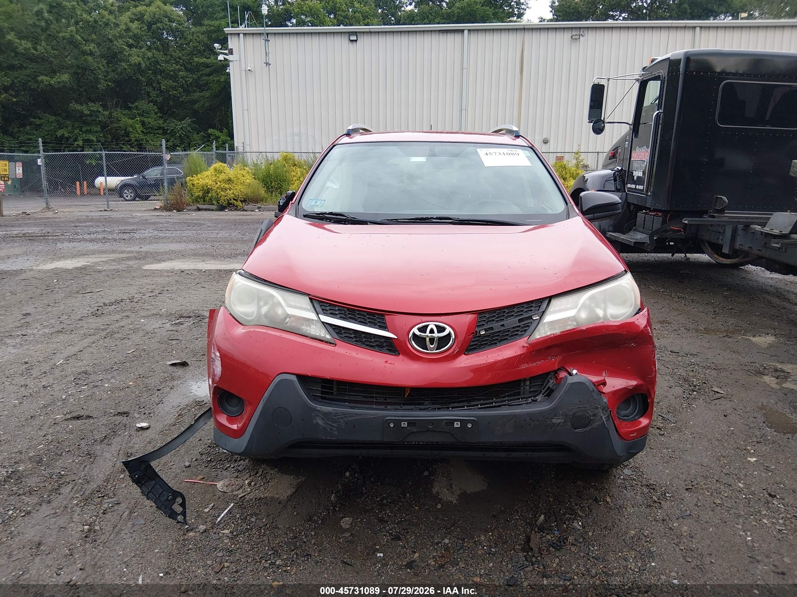 2015 Toyota Rav4 Le Red vin: JTMBFREV6FJ037332